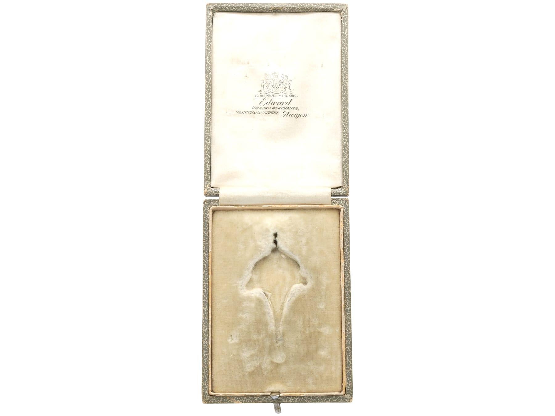 Ciondolo Art Nouveau in oro giallo 12k con ametista da 0,95 carati e diamanti da 0,10 carati in vendita 8