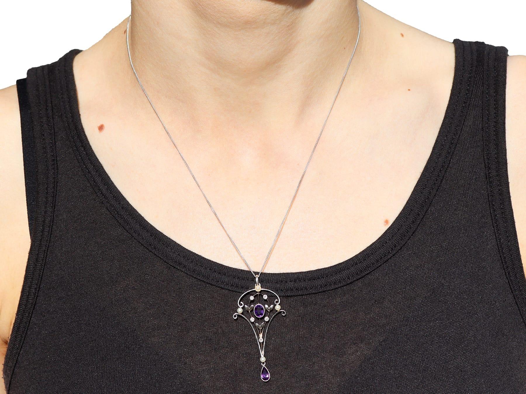 Ciondolo Art Nouveau in oro giallo 12k con ametista da 0,95 carati e diamanti da 0,10 carati in vendita 10