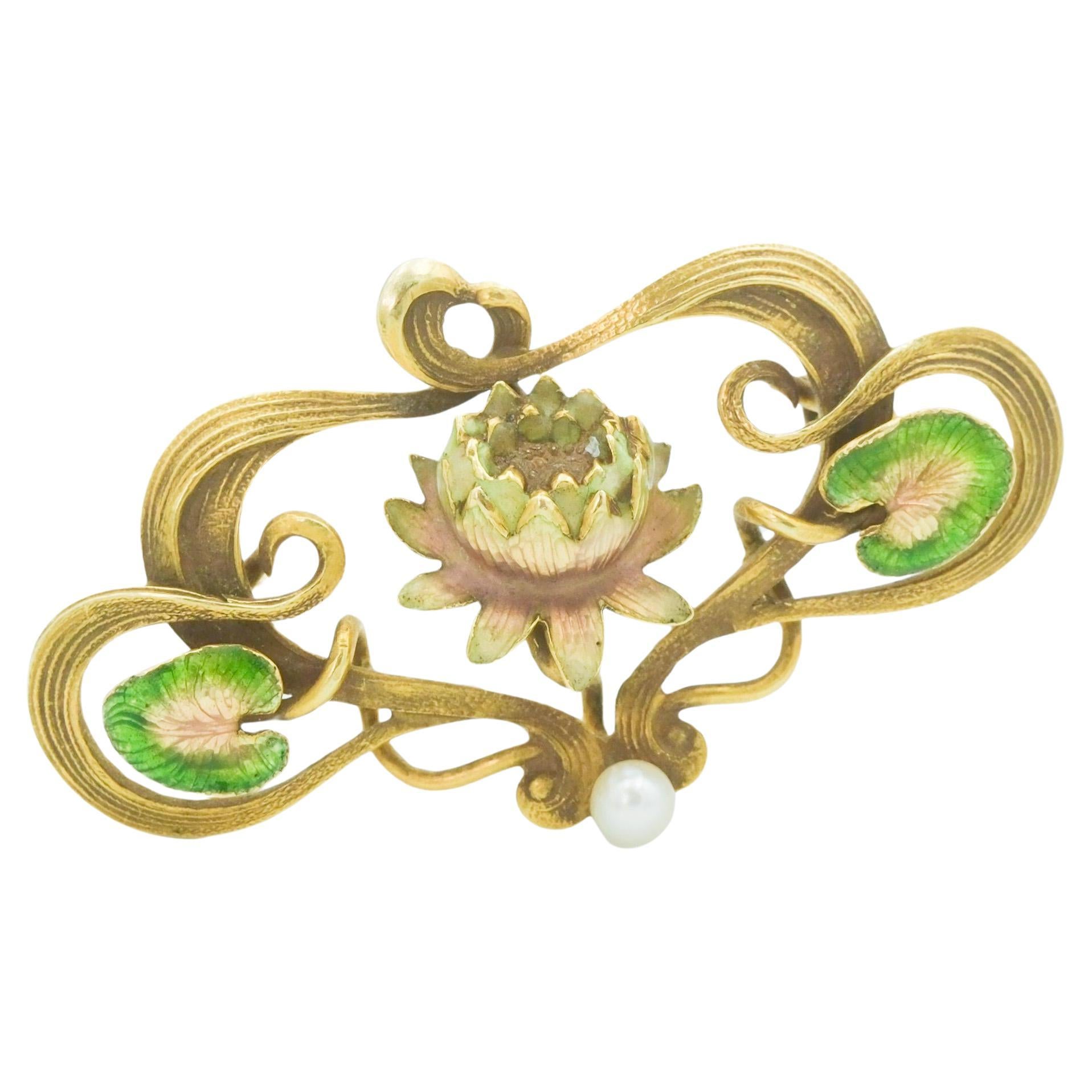 Broche Art Nouveau or jaune 10 carats fleur émaillée perle broche en vente