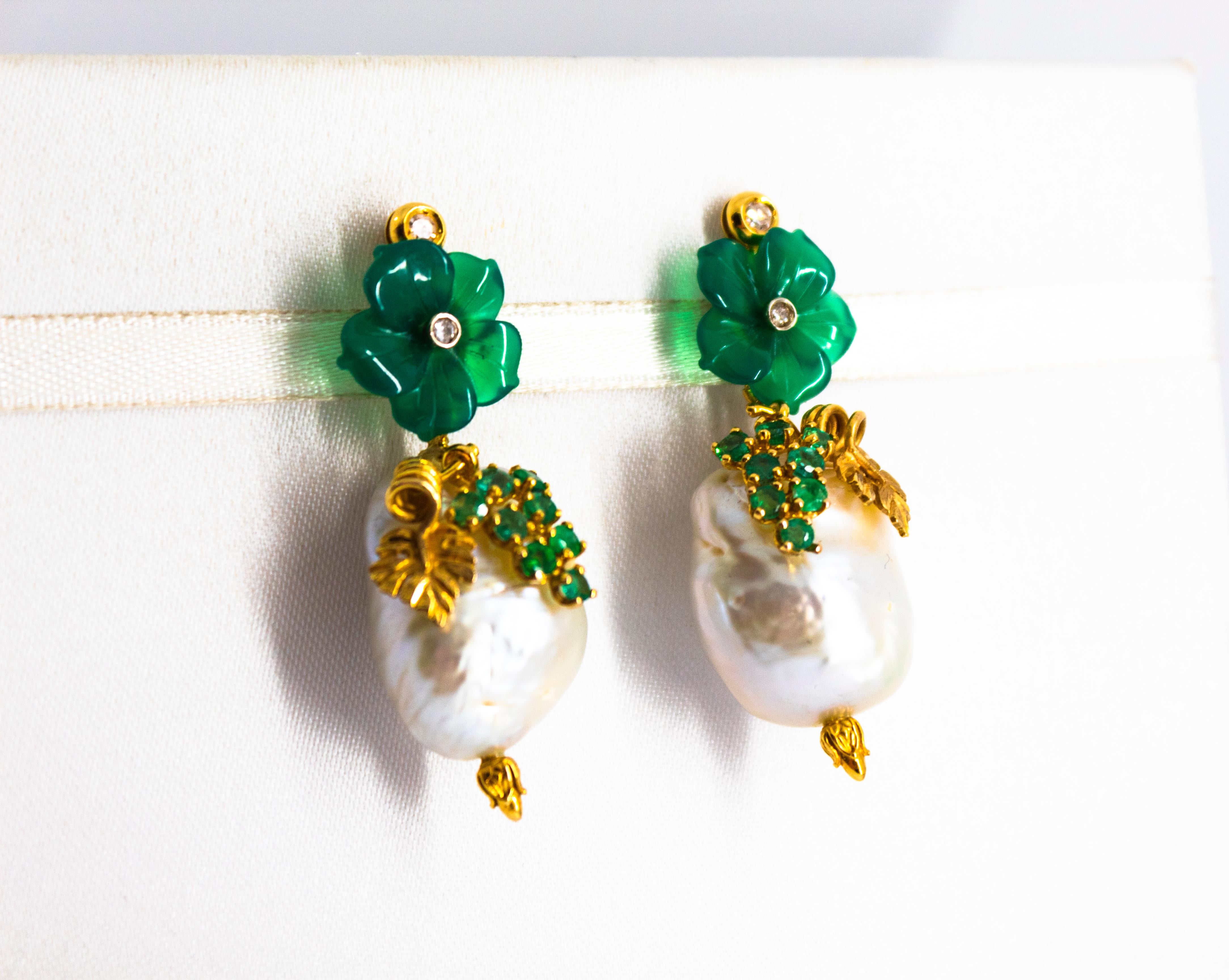 Art Nouveau 1.02 Carat White Diamond Emerald Agate Yellow Gold Flowers Earrings In New Condition In Naples, IT