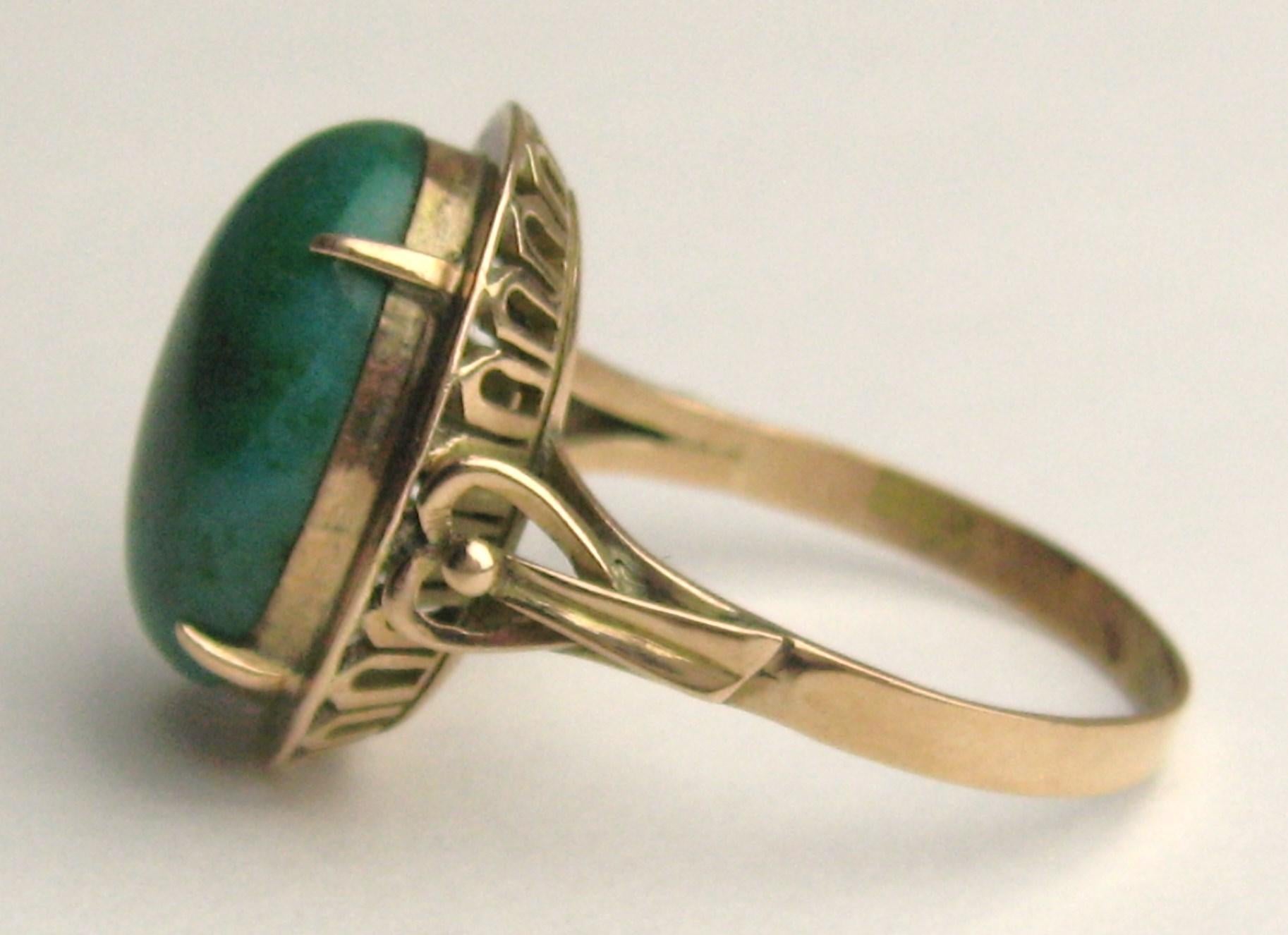 Jugendstil-Ring aus 10 Karat Gold mit Malachit für Damen oder Herren im Angebot
