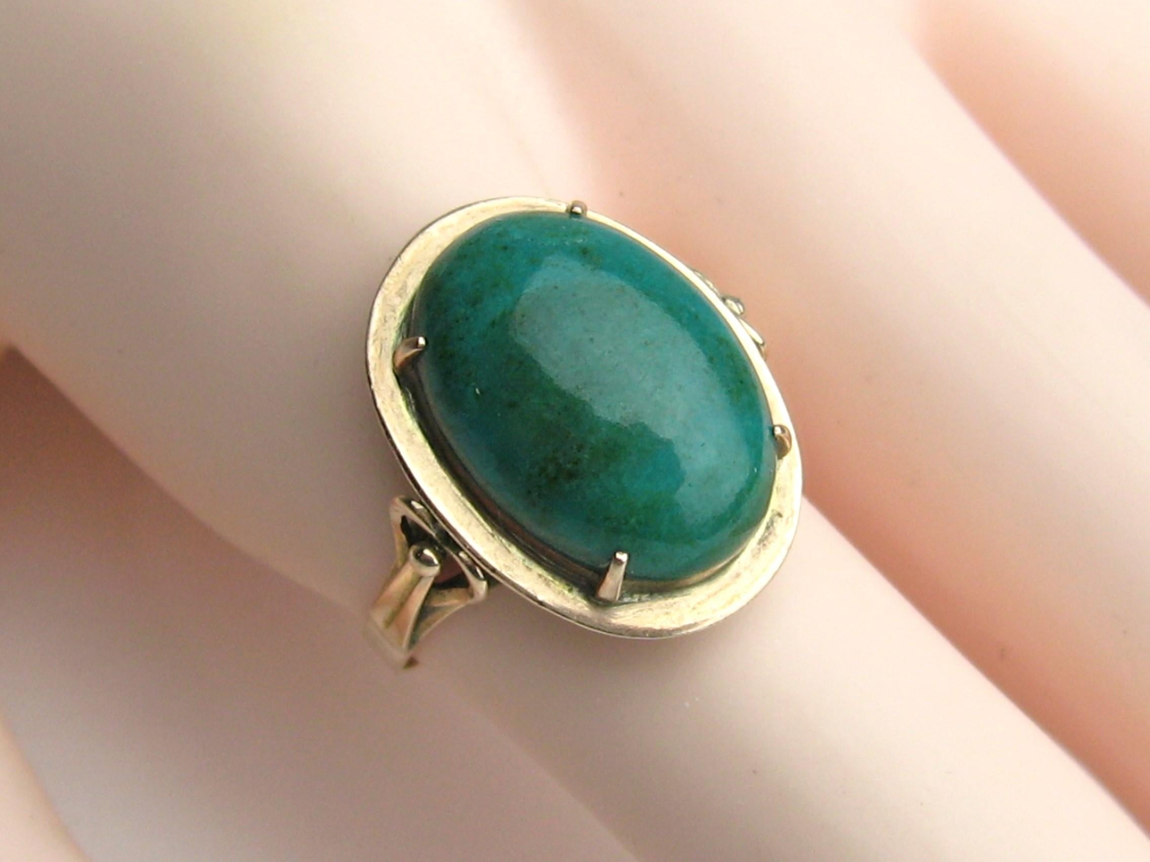 Art Nouveau 10 Karat Gold Malachite Ring In Good Condition For Sale In Wallkill, NY