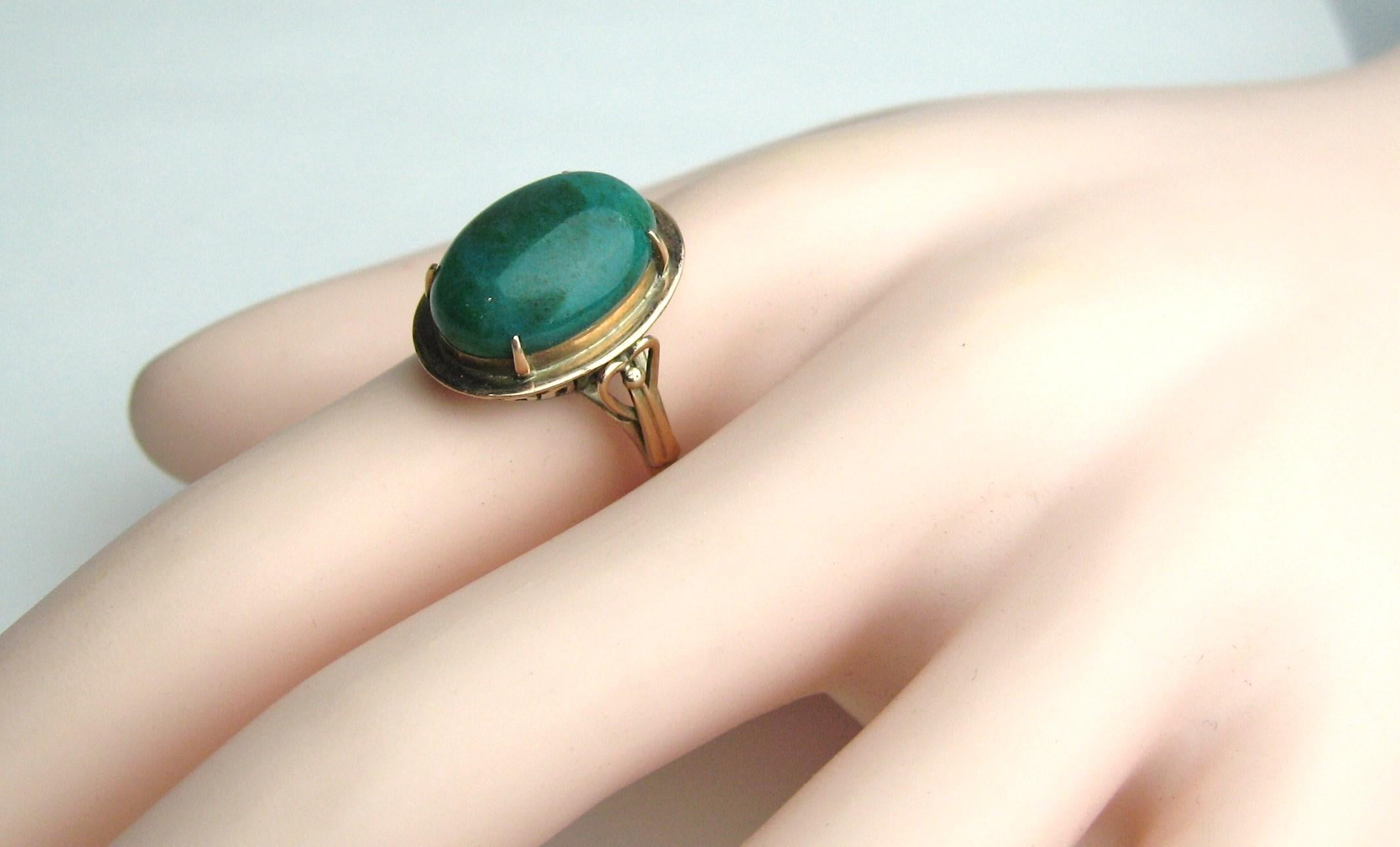 Art Nouveau 10 Karat Gold Malachite Ring For Sale 1