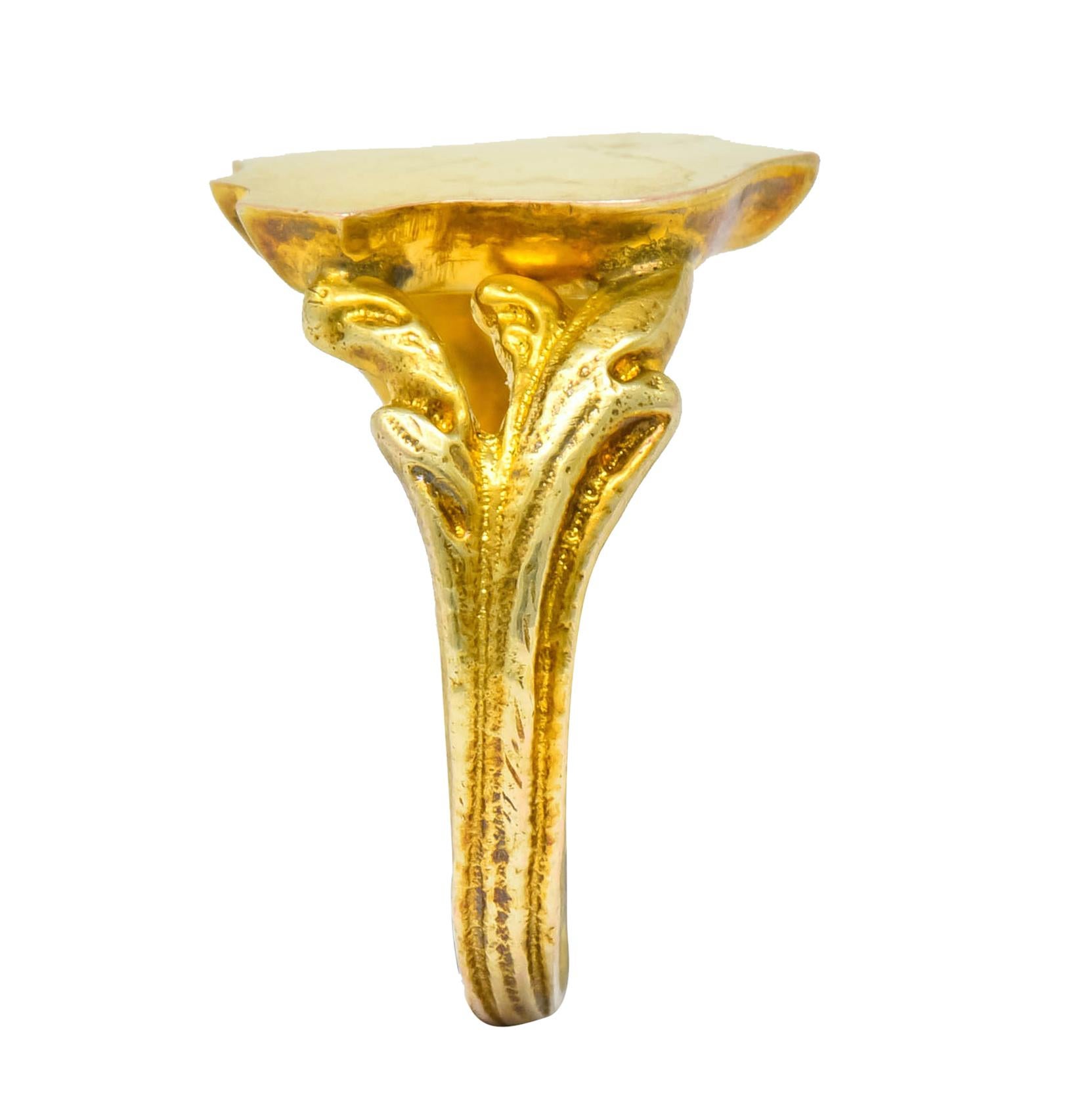 Art Nouveau 12 Karat Yellow Gold Shield Signet Unisex Ring 2