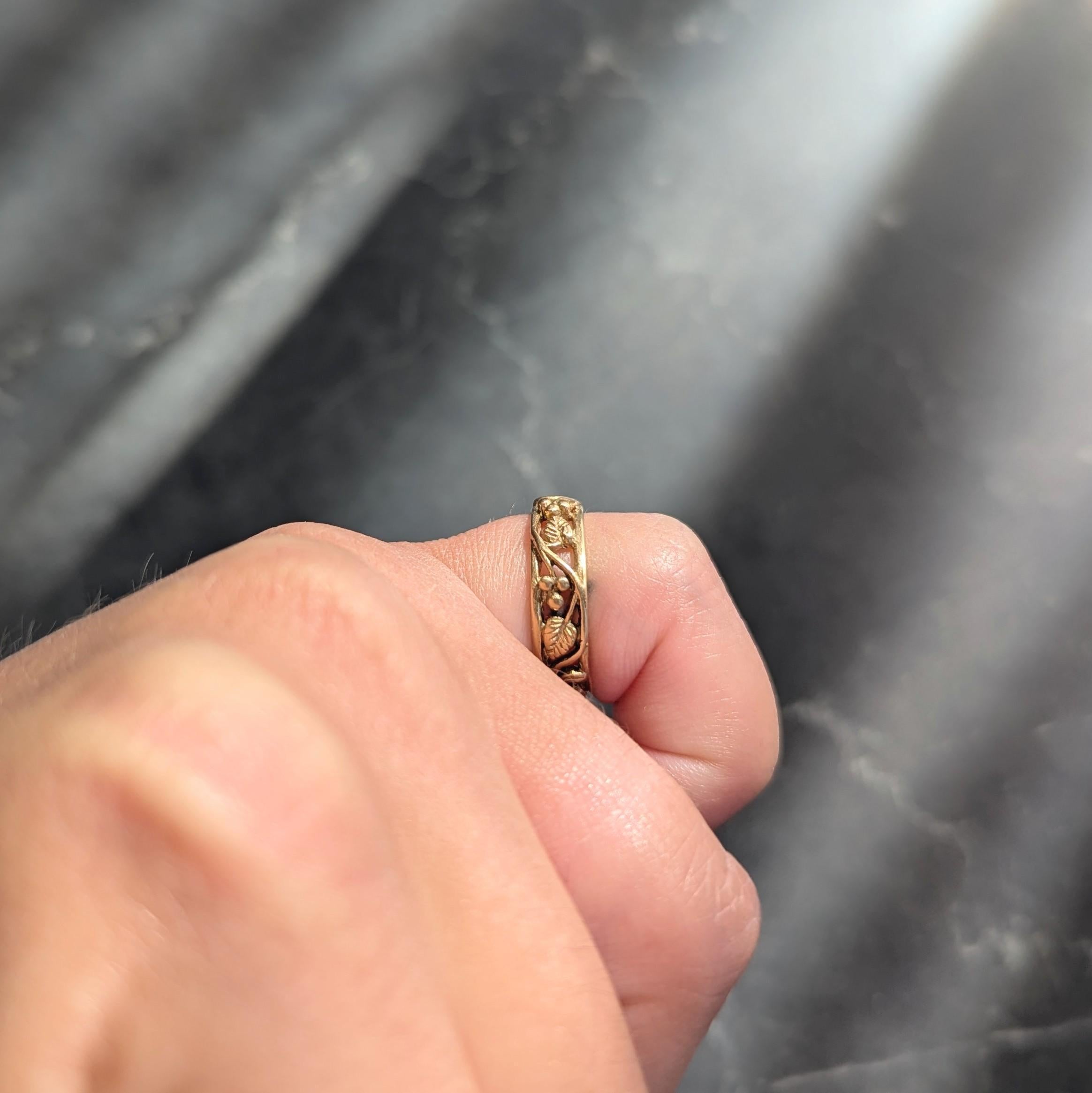 Bague en or jaune 14 carats avec anneau en or jaune 14 carats et vigne à enroulement en vente 5