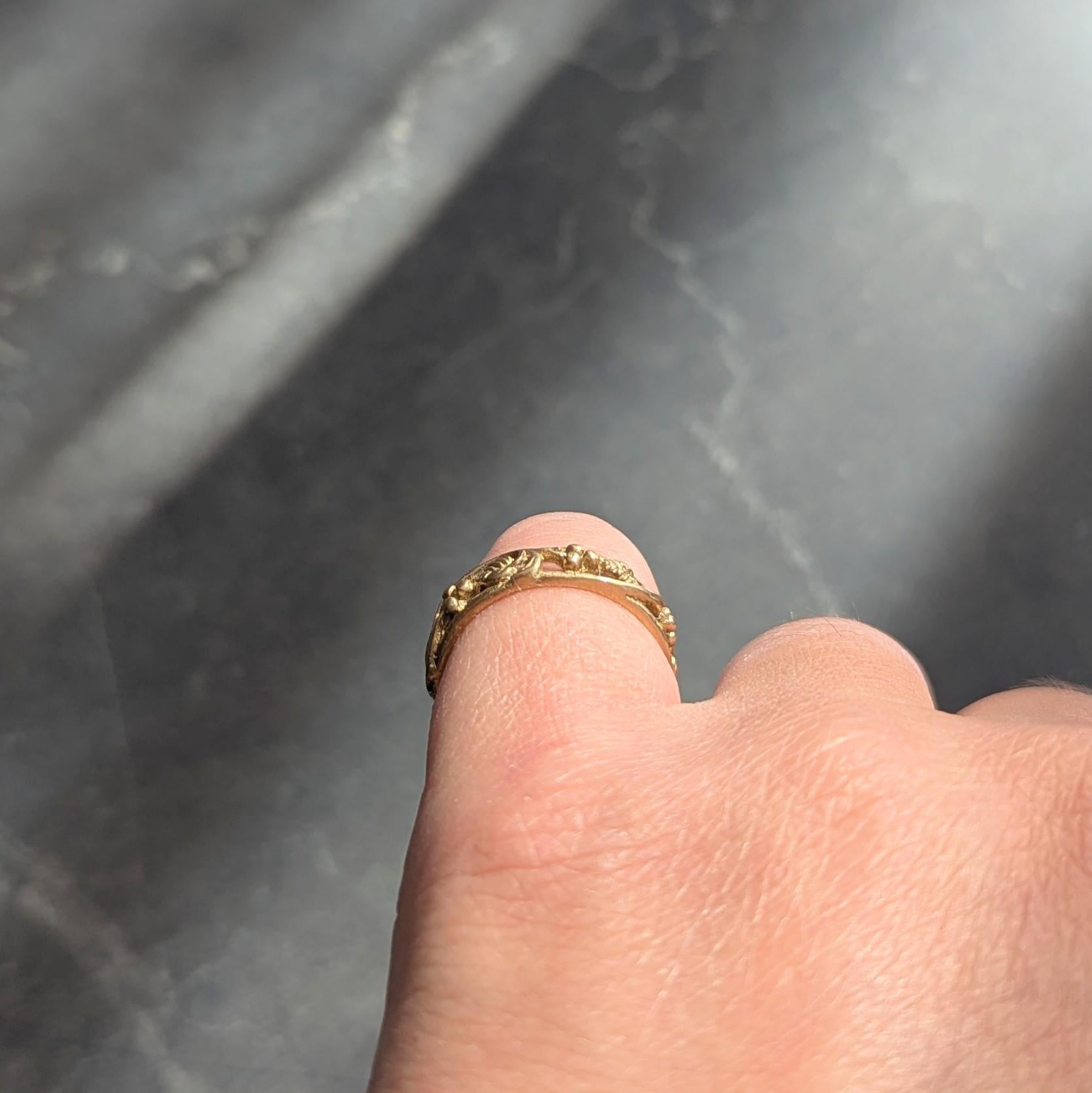 Bague en or jaune 14 carats avec anneau en or jaune 14 carats et vigne à enroulement en vente 4