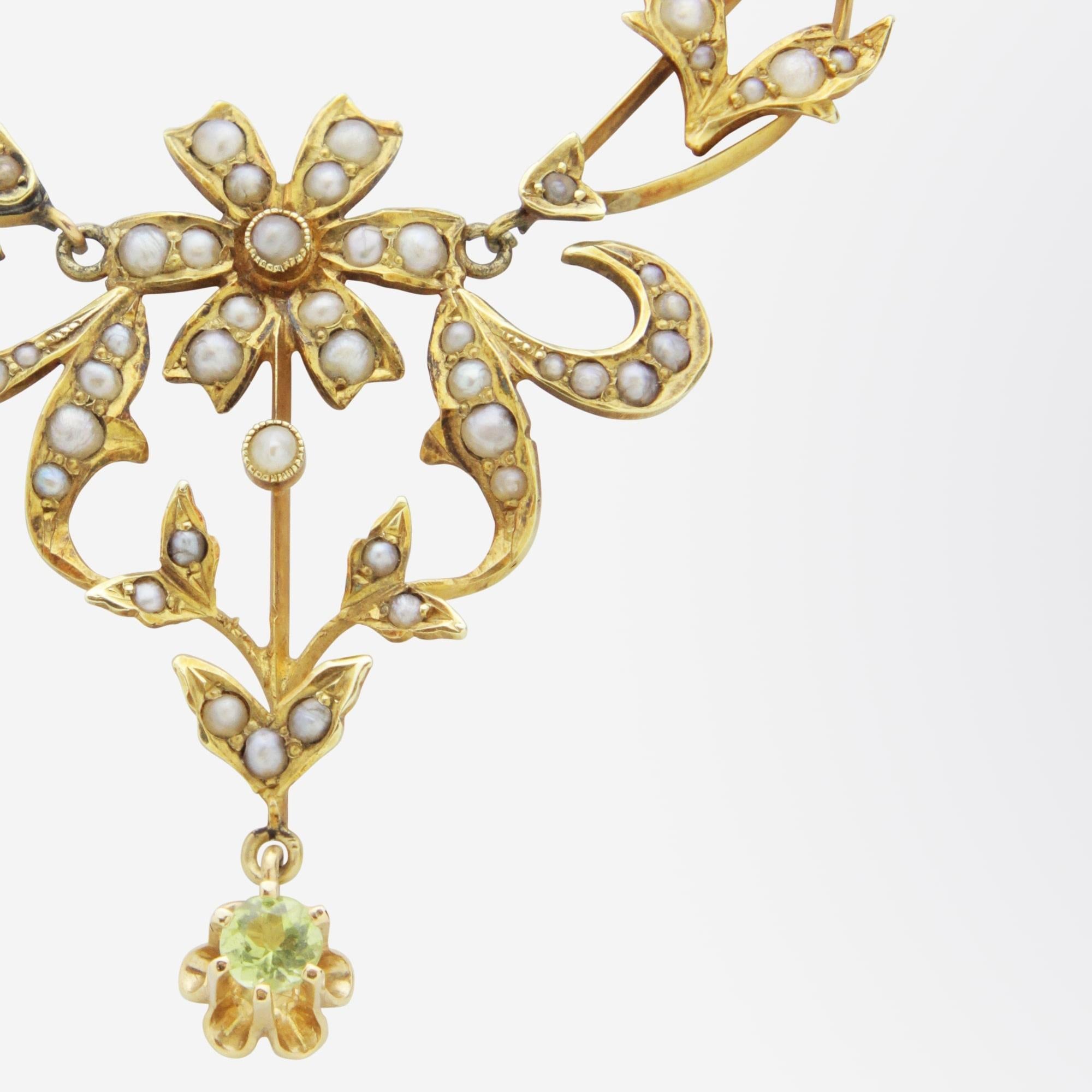 Lavalier-Halskette im Jugendstil, 14 Karat Gelbgold, Peridot und Perle (Brillantschliff) im Angebot