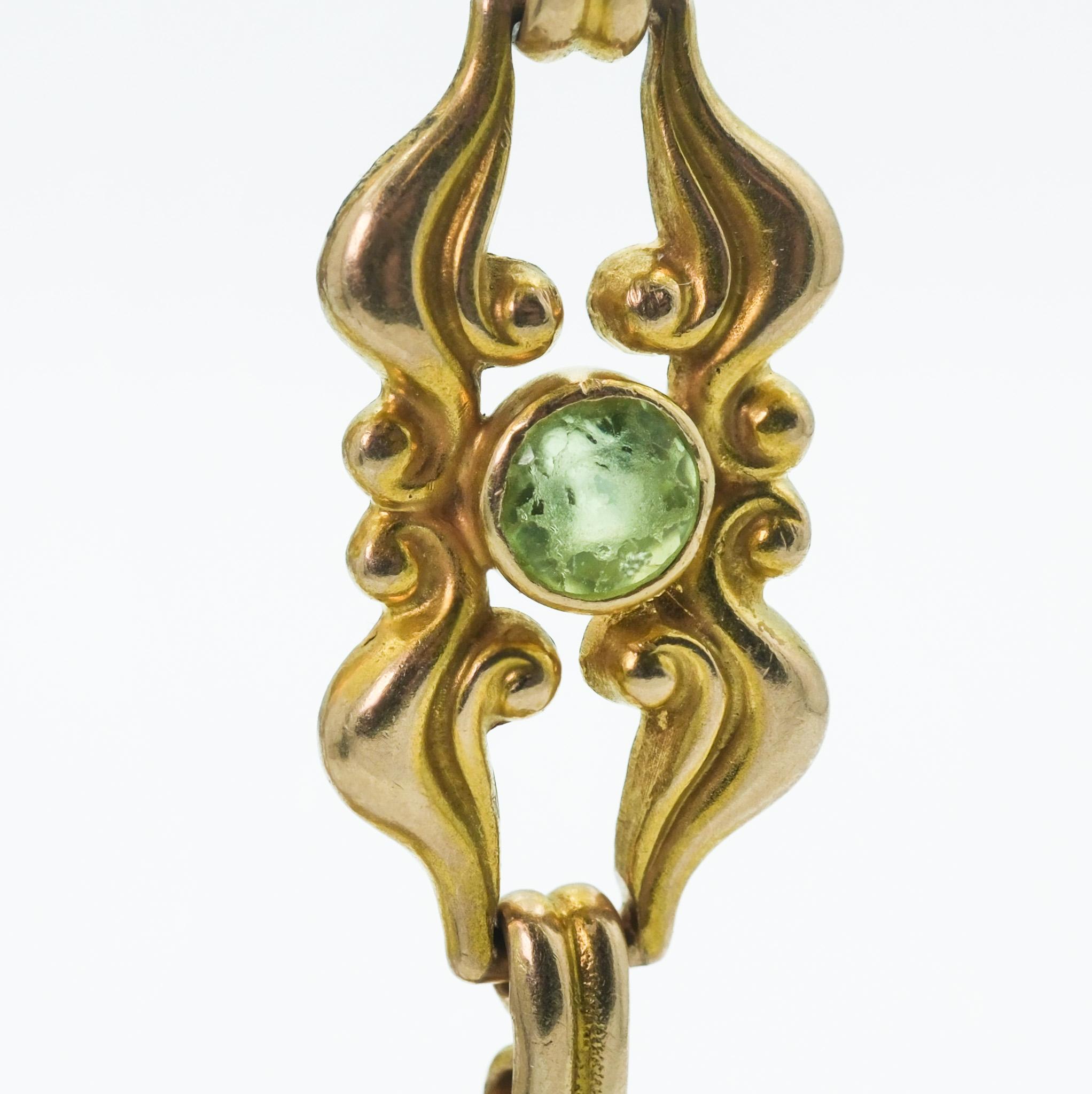 Art Nouveau 14 Karat Yellow Gold Scroll Work and Green Gemstone Link Bracelet In Good Condition For Sale In Fairfield, CT