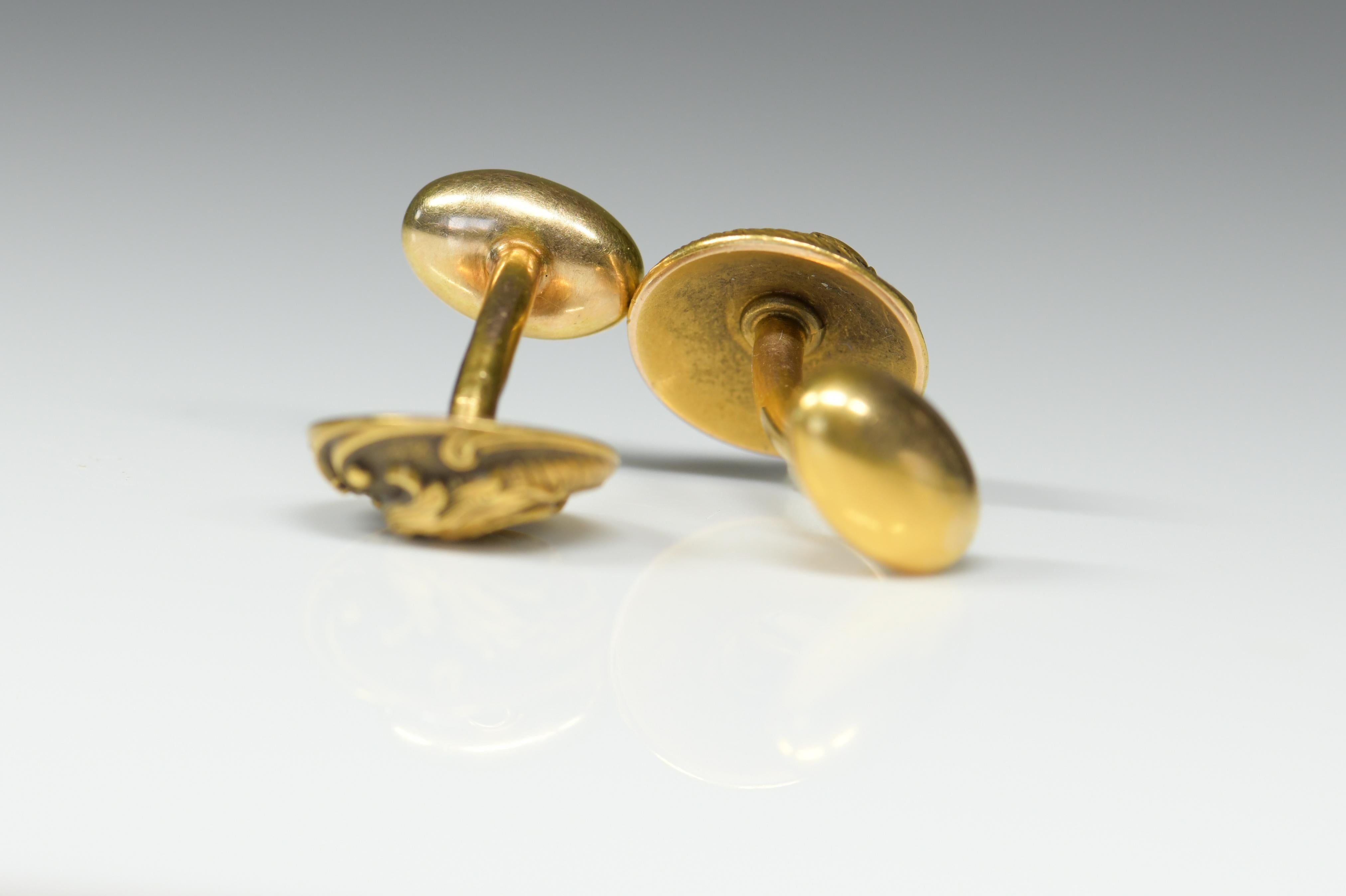 Art nouveau Boutons de manchette Art Nouveau en or 14 carats avec têtes de dragon en vente