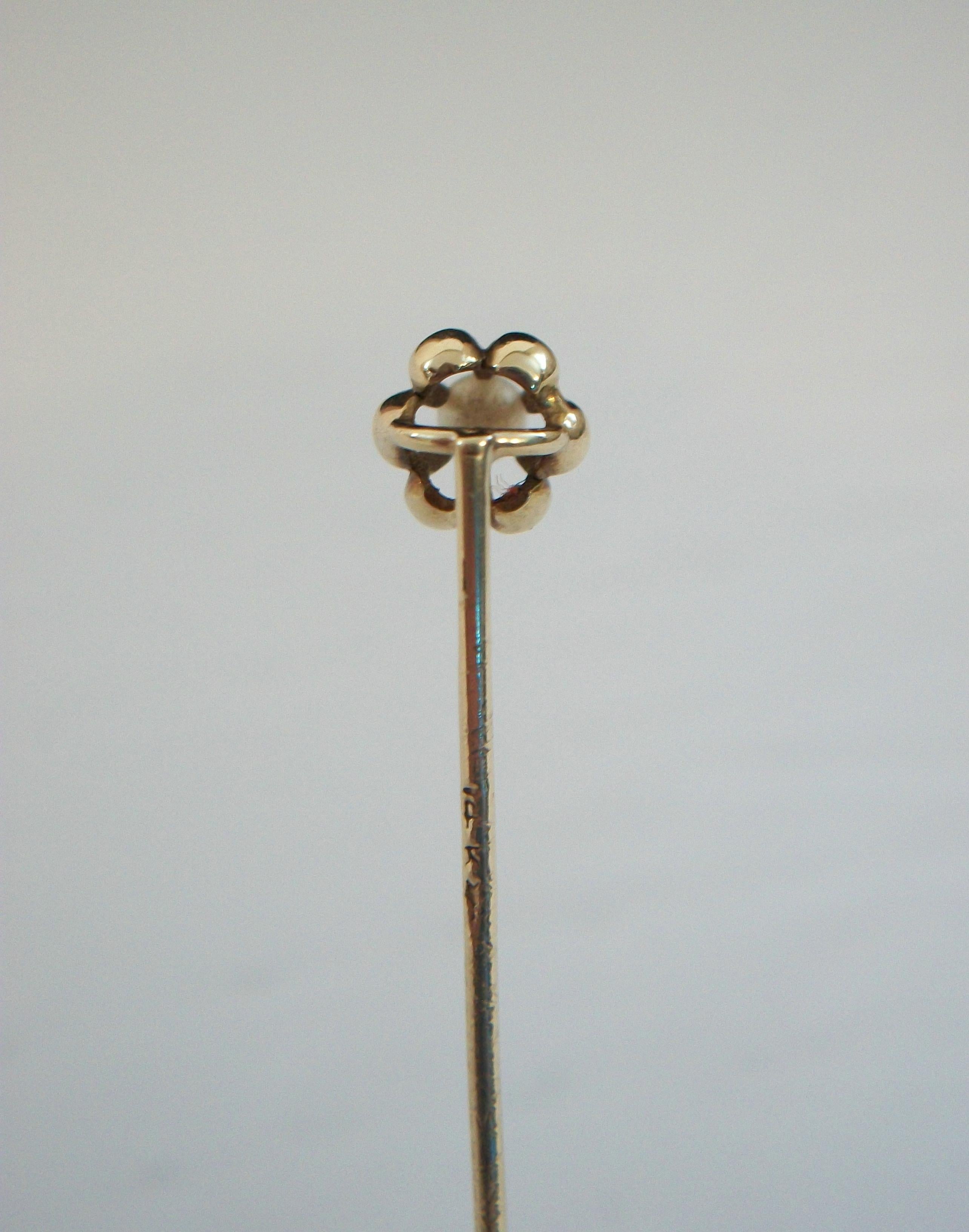 Art Nouveau 14K Gold & Pearl Stick Pin - United States - Circa 1910 For Sale 1
