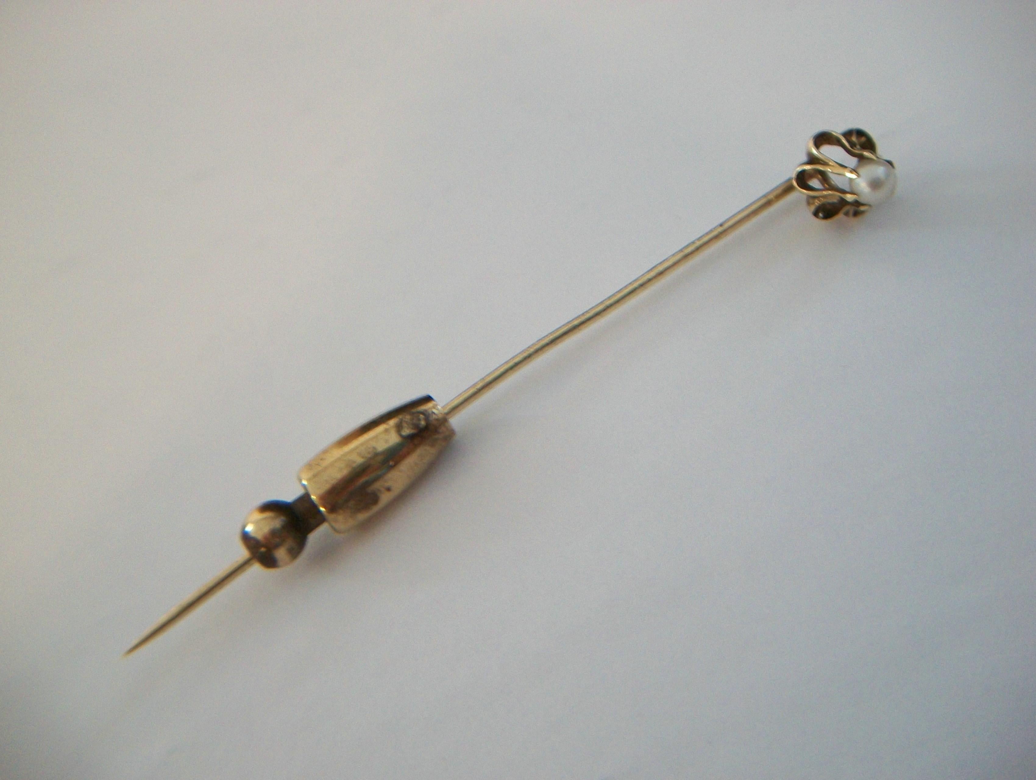 Art Nouveau 14K Gold & Pearl Stick Pin - United States - Circa 1910 For Sale 2