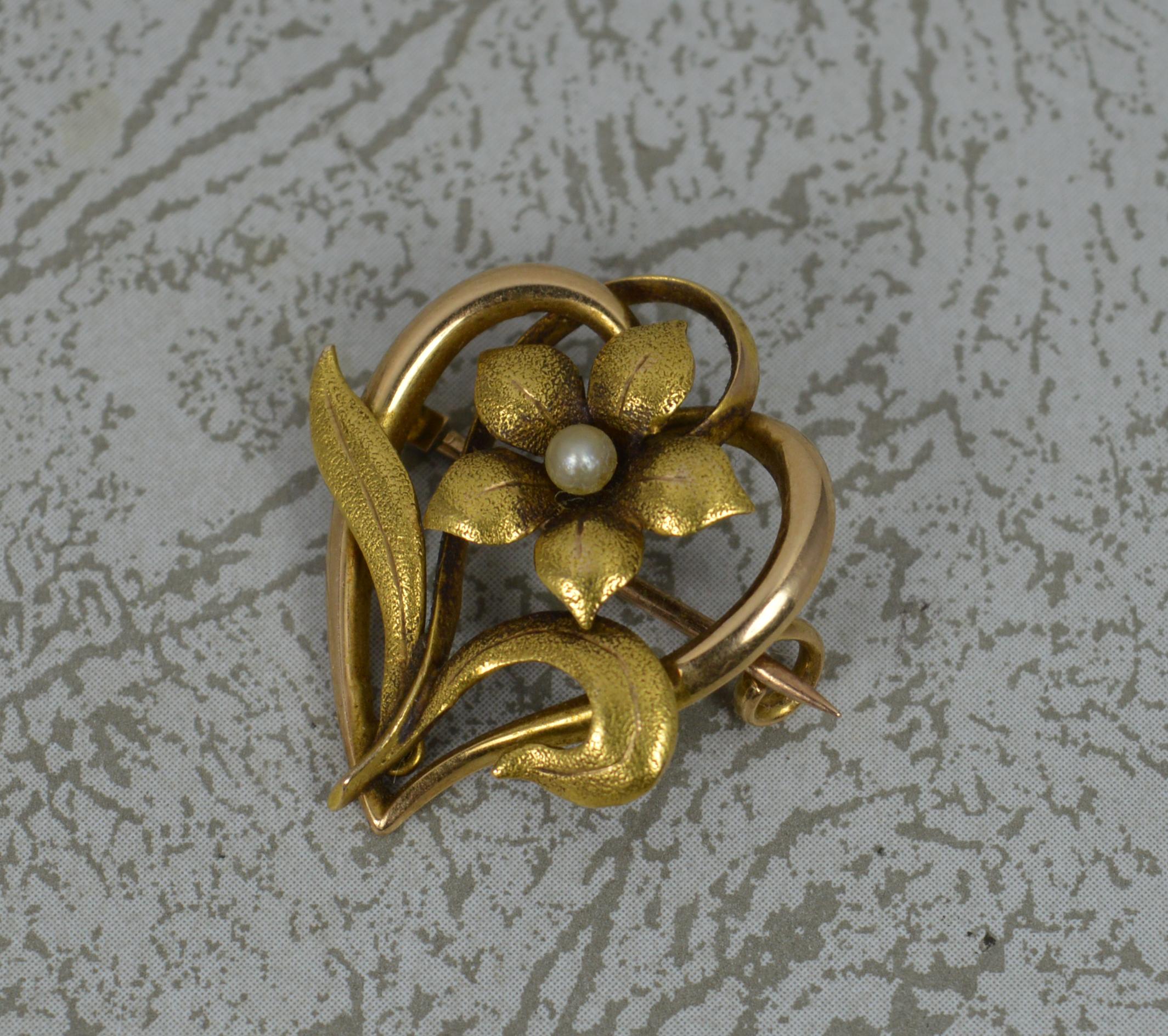 Art Nouveau 15 Carat Gold and Pearl Forget Me Not Flower Brooch In Good Condition In St Helens, GB