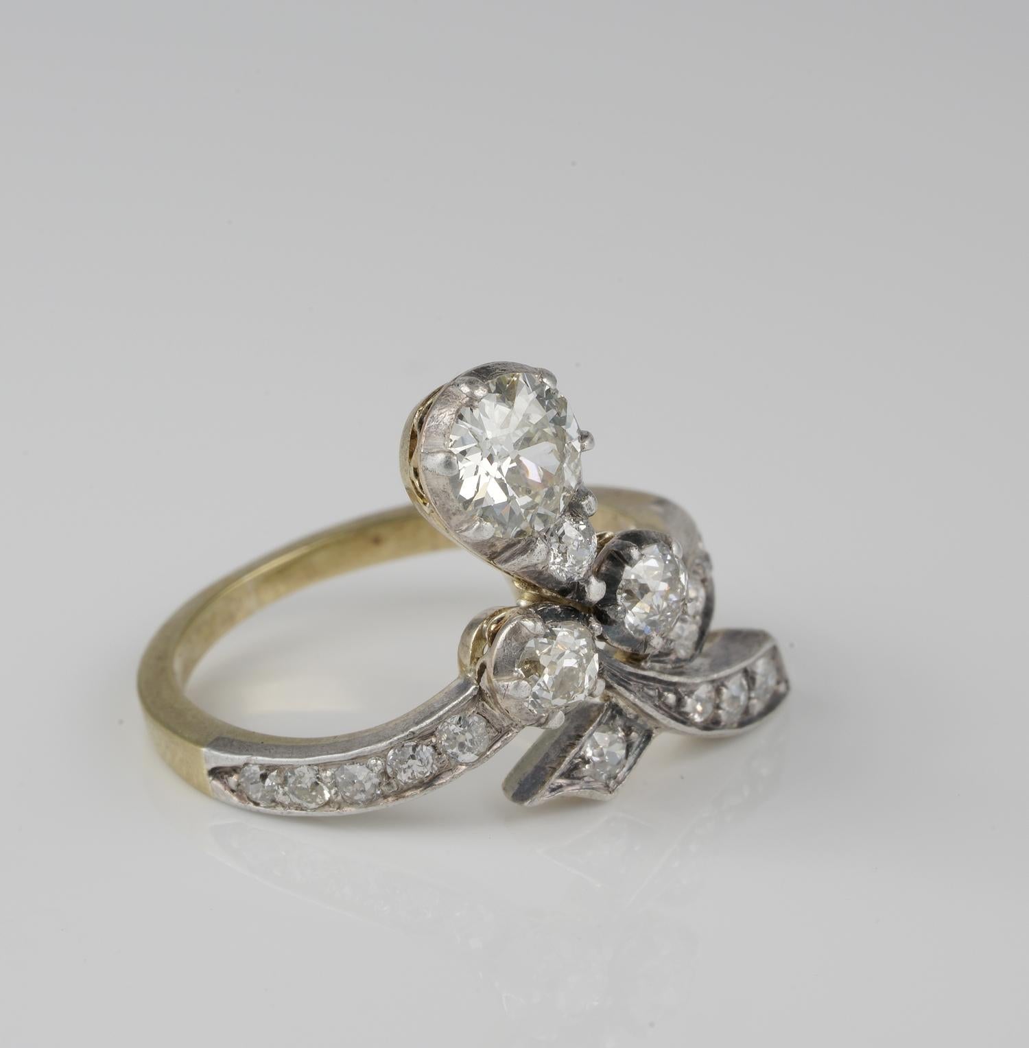 Art Nouveau 1.50 Carat Diamond Old Cut Sensual Ring In Good Condition For Sale In Napoli, IT