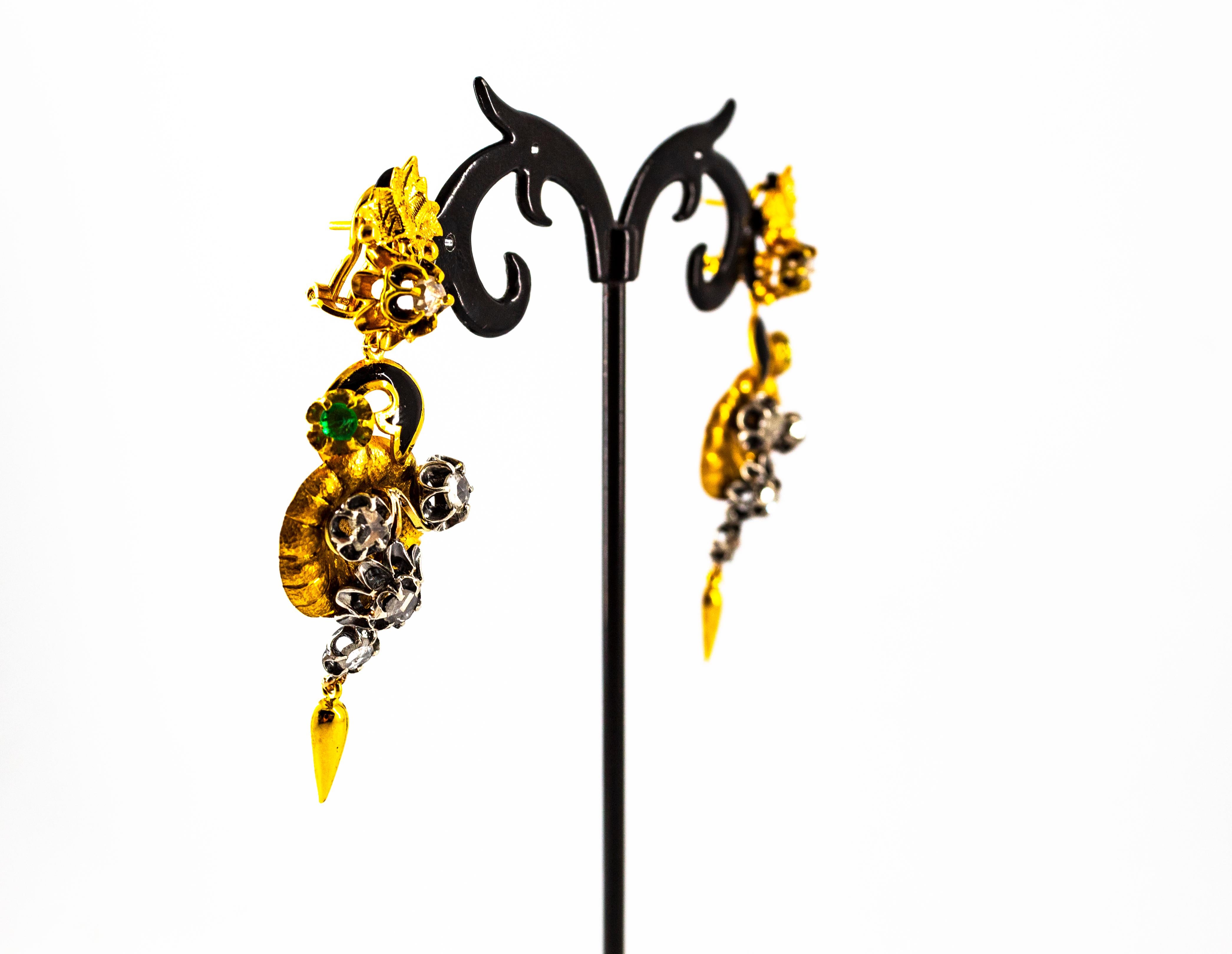 Boucles d'oreilles en goutte Art Nouveau en or jaune avec émeraudes et diamants blancs taille rose de 1,50 carat en vente 1