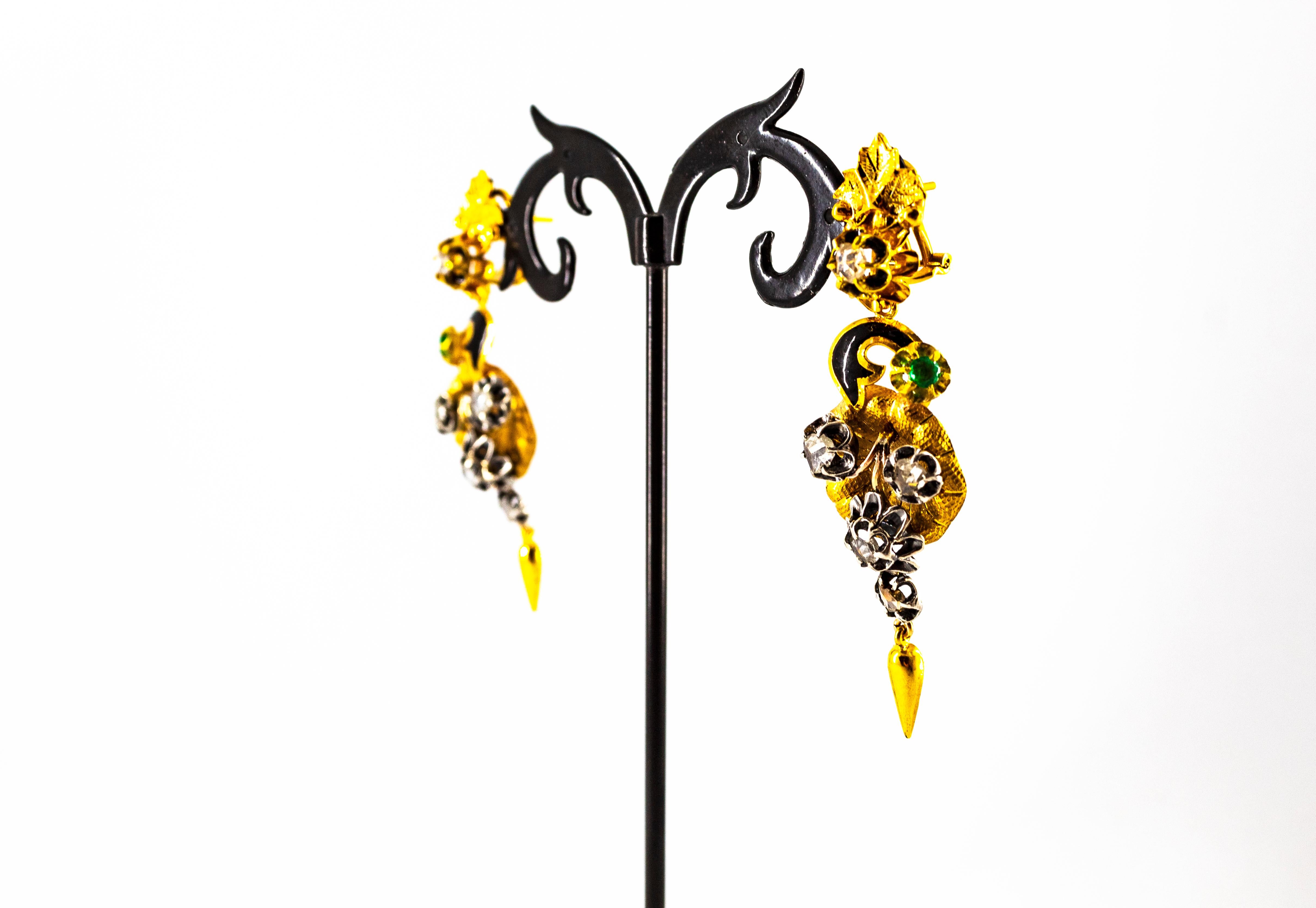 Boucles d'oreilles en goutte Art Nouveau en or jaune avec émeraudes et diamants blancs taille rose de 1,50 carat en vente 3