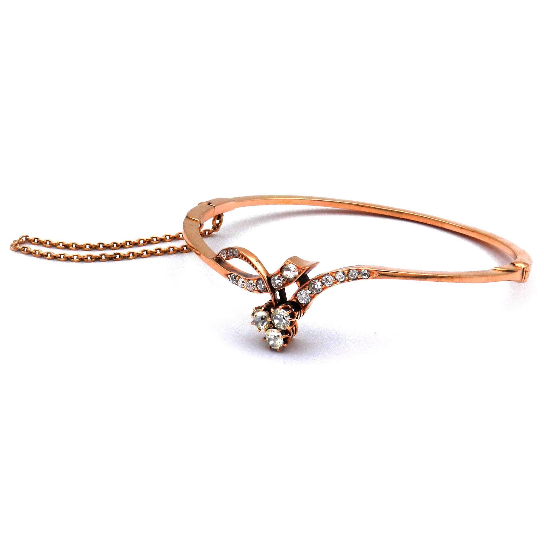 Bangle in oro 14K con diamante da 1,75 carati, Art Nouveau, 1890 circa in vendita 1