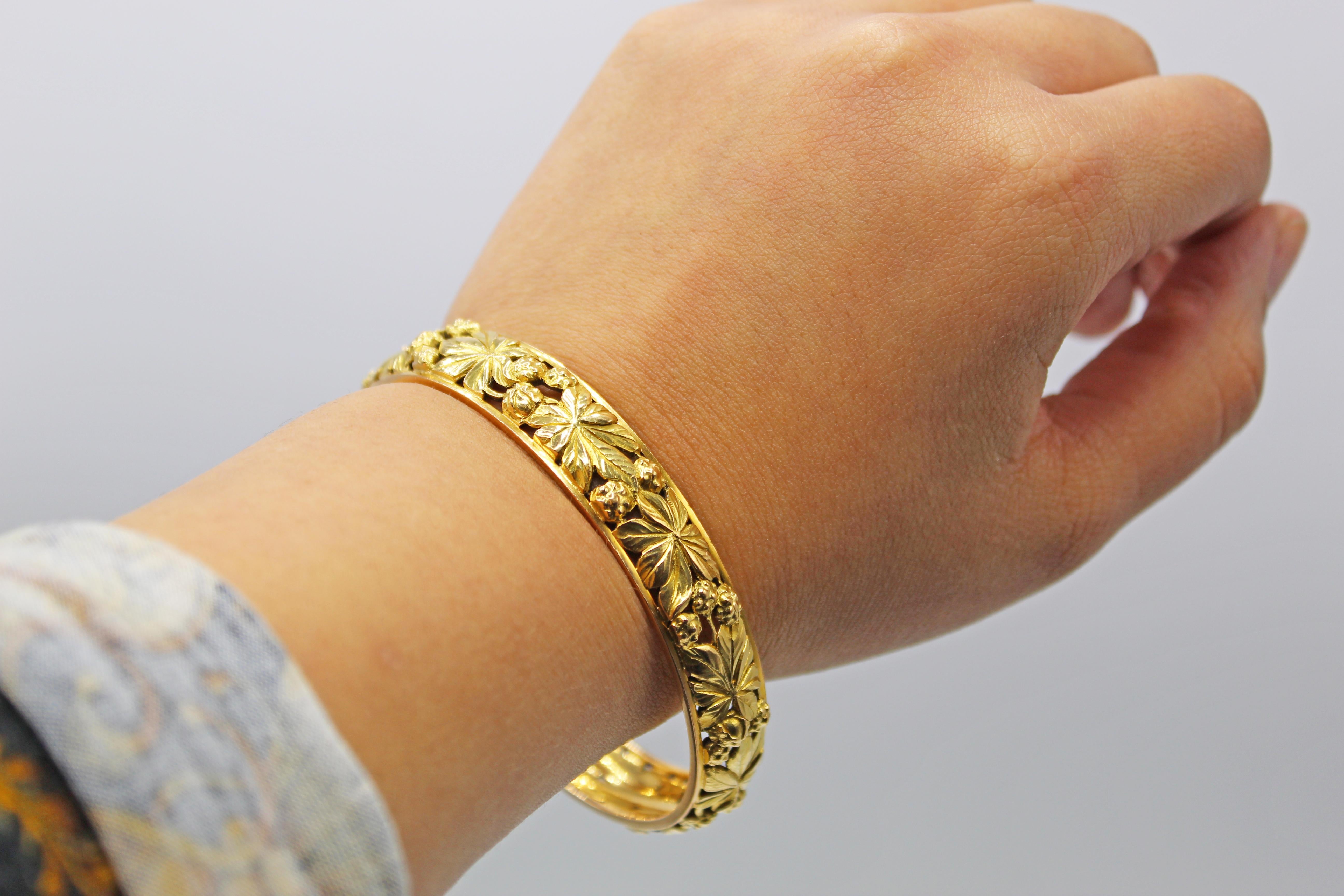 Women's or Men's Art Nouveau 18 Karat Gold Bangle Bracelet