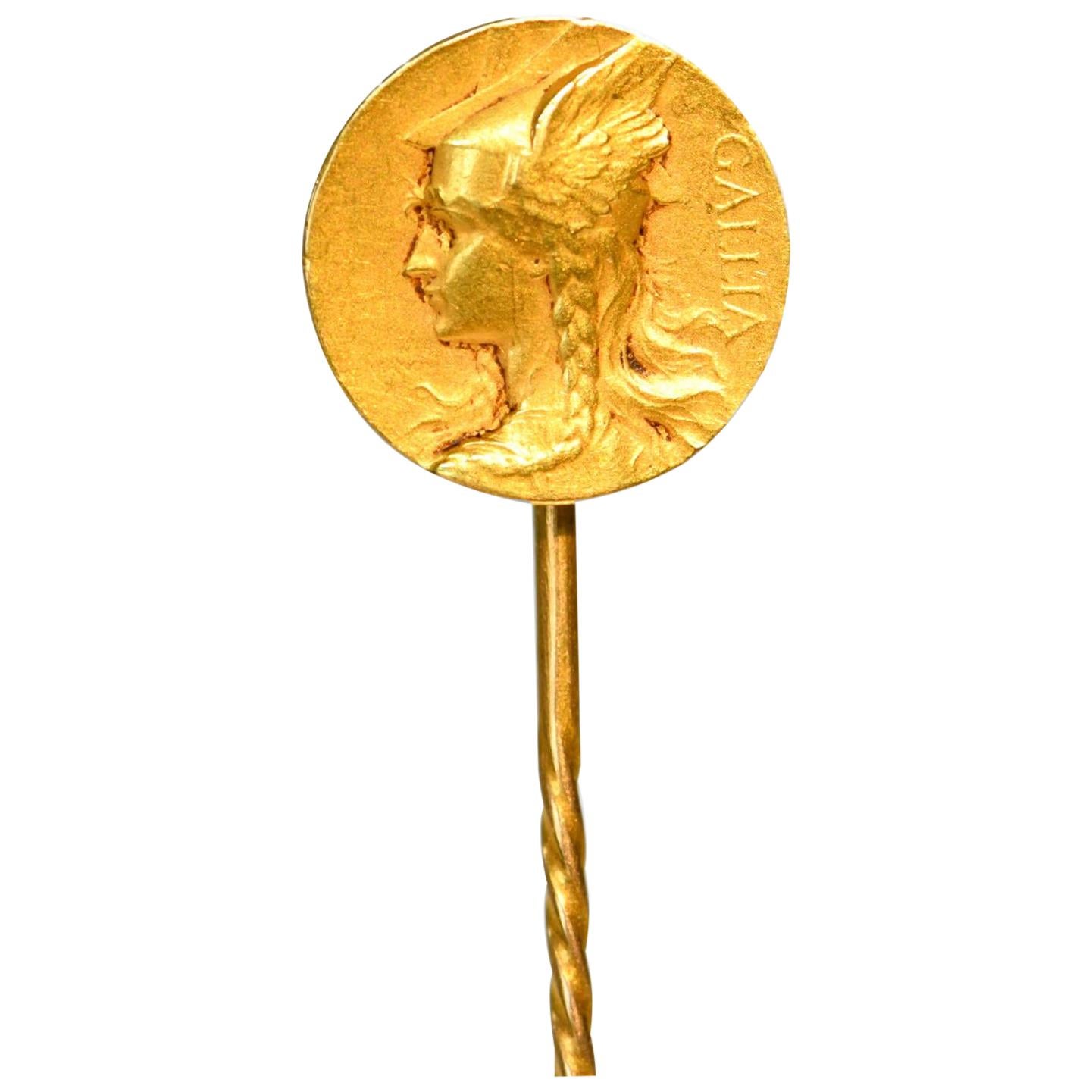 Art Nouveau 18 Karat Gold Carved Pin For Sale