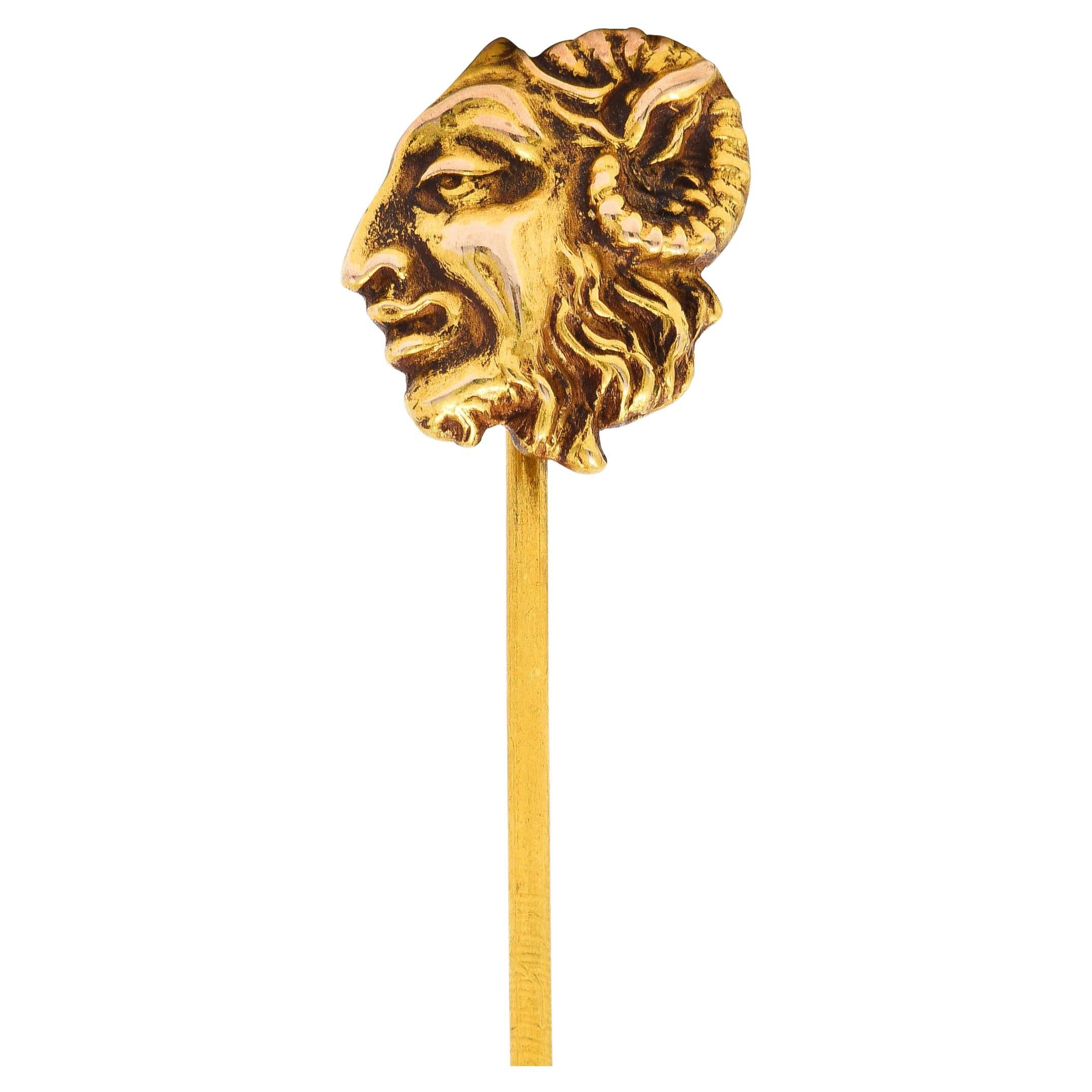 Épingle à cravate Art Nouveau Pan en or 18 carats avec tête de dieu grec mythologique Excellent état - En vente à Philadelphia, PA