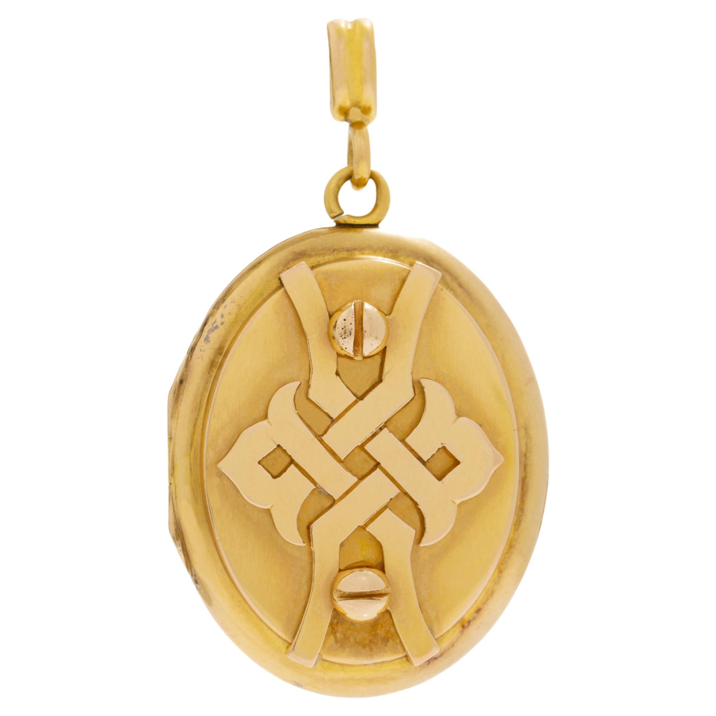 Art Nouveau 18 Karat Love Knot Motif Locket c.1900