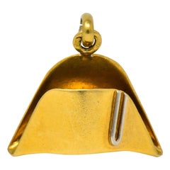Breloque chapeau de la marine française napoléonienne Art Nouveau en or bicolore 18 carats