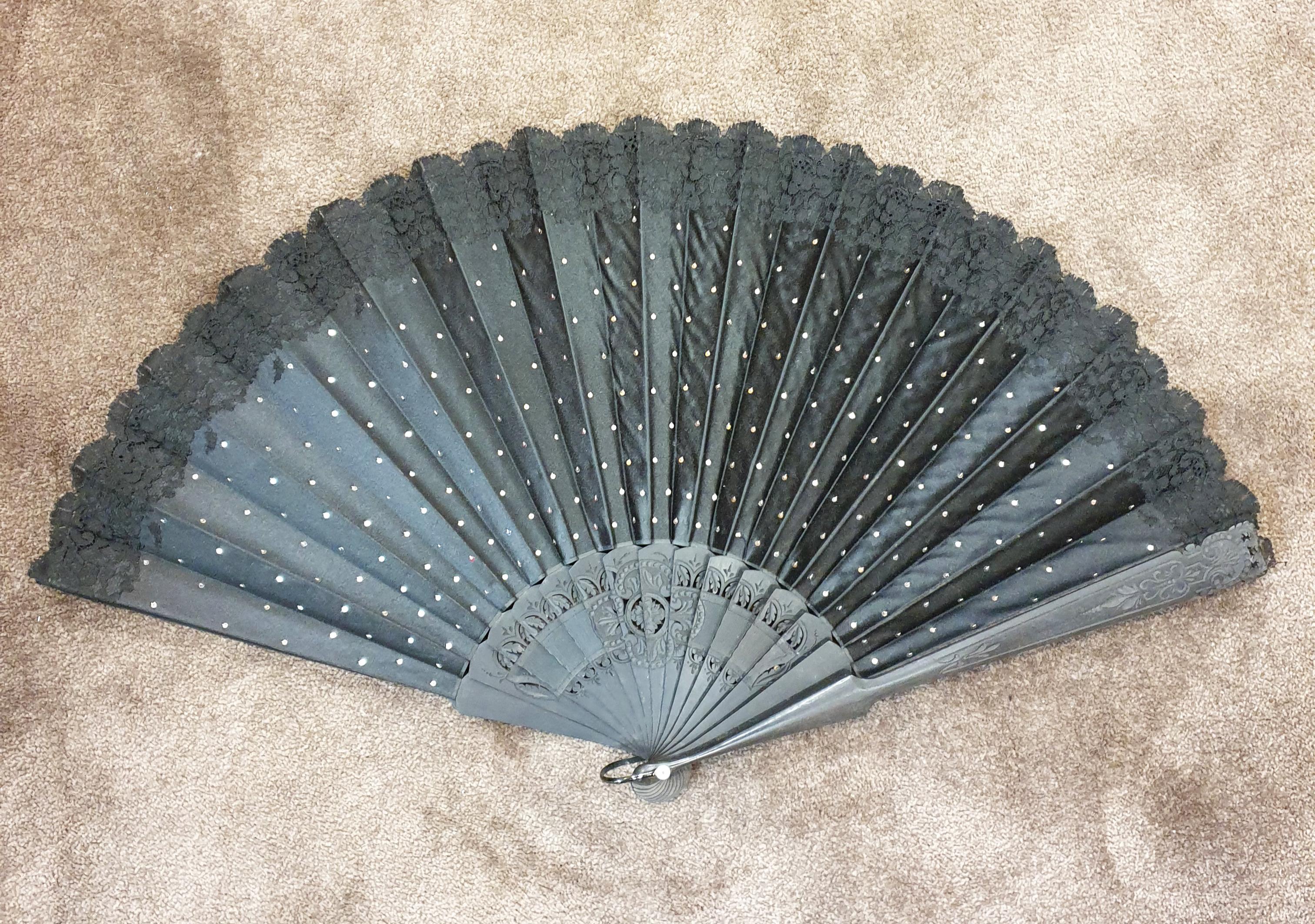 Women's or Men's Art Nouveau 1890 Flamenco Pericon Large Fan For Sale