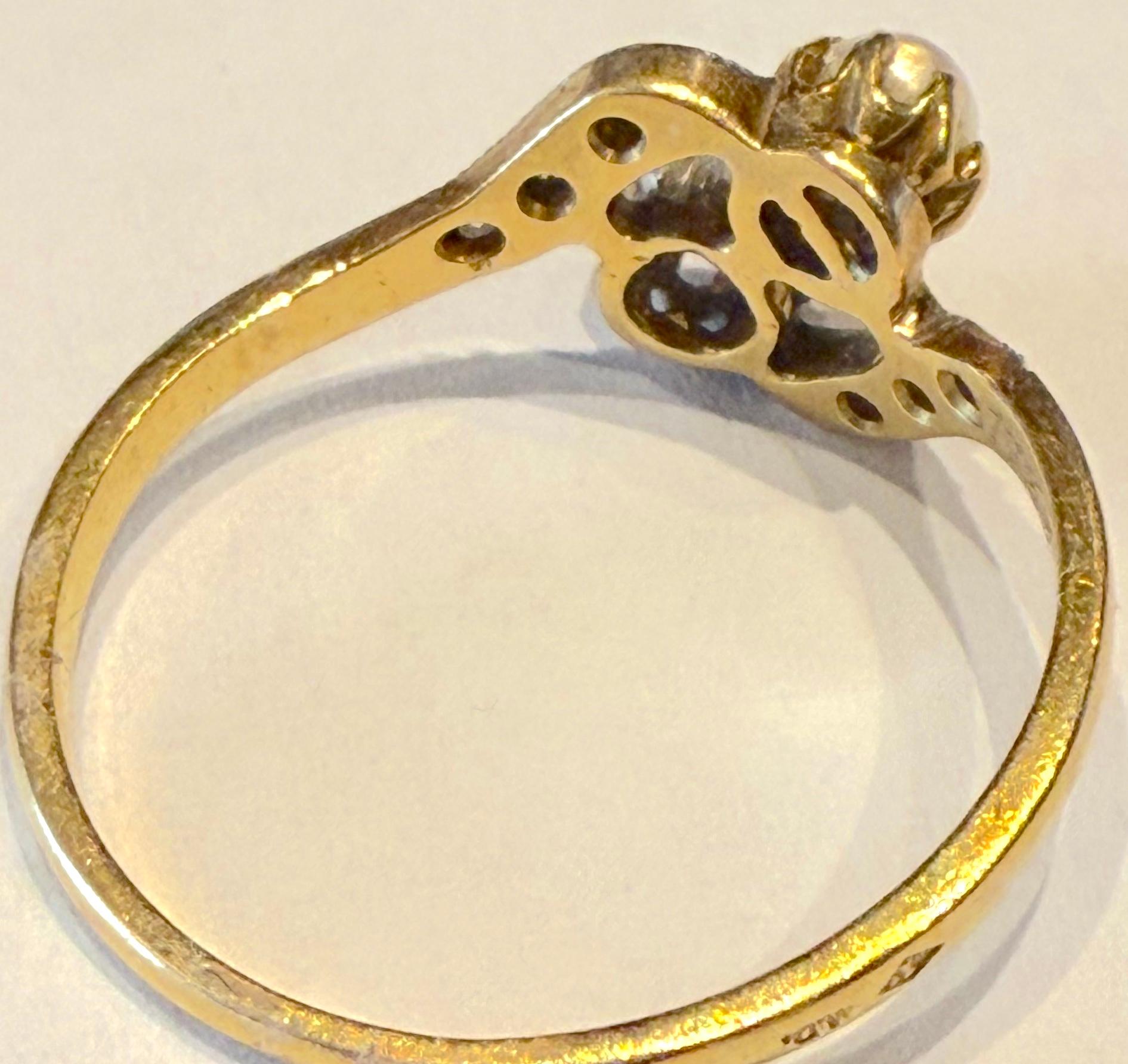 Art Nouveau 18ct & Platinum Flower Sprig Ring with Diamonds & a Natural Pearl en venta 2
