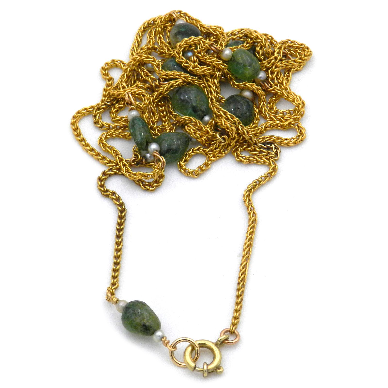 Art Nouveau 18K Gold Emerald and Oriental Pearl Chain Necklace, circa 1910 In Good Condition In Goettingen, DE