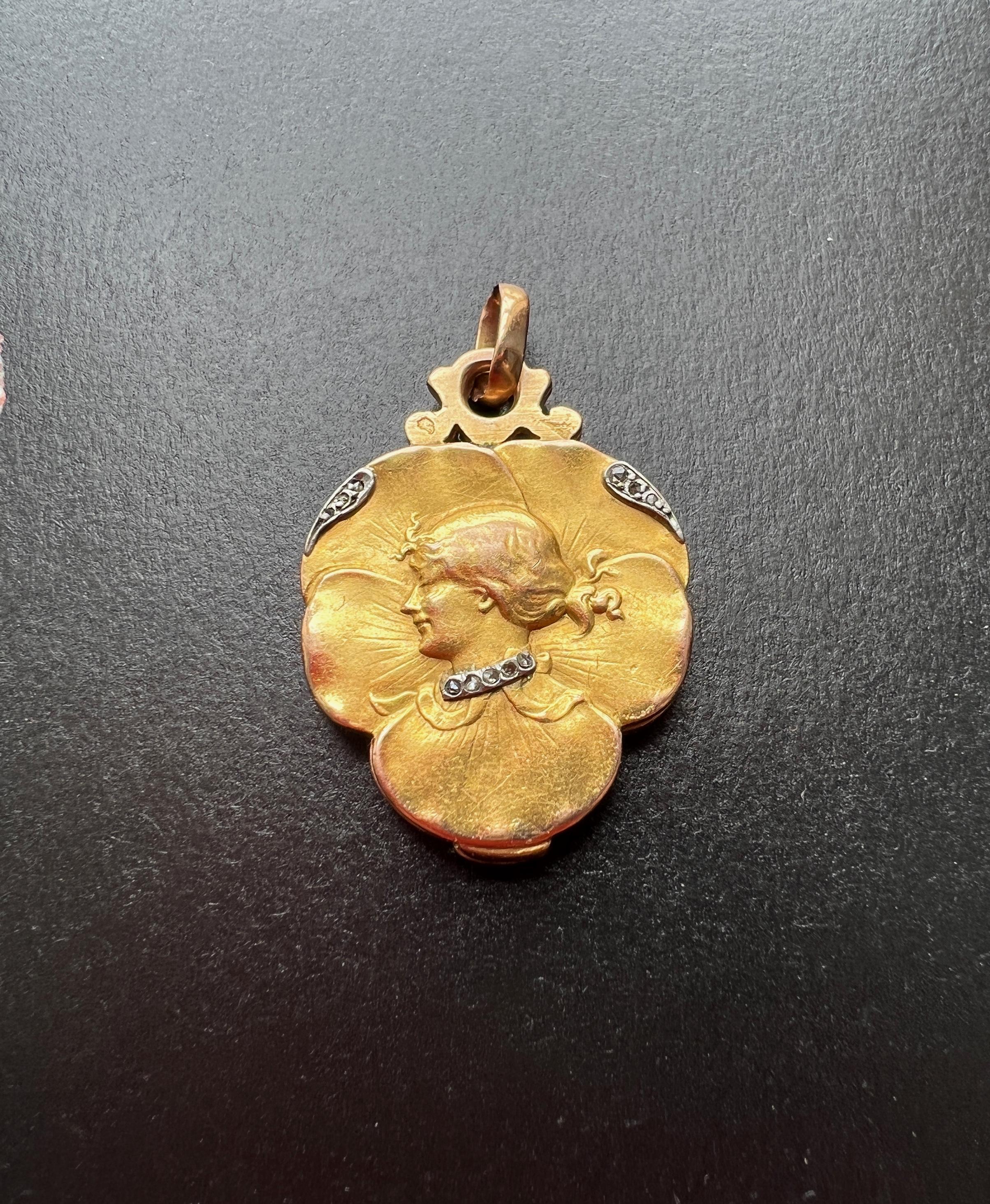 Art Nouveau 18K gold Lady Pansy diamond heart shaped mirror pendant For Sale 7