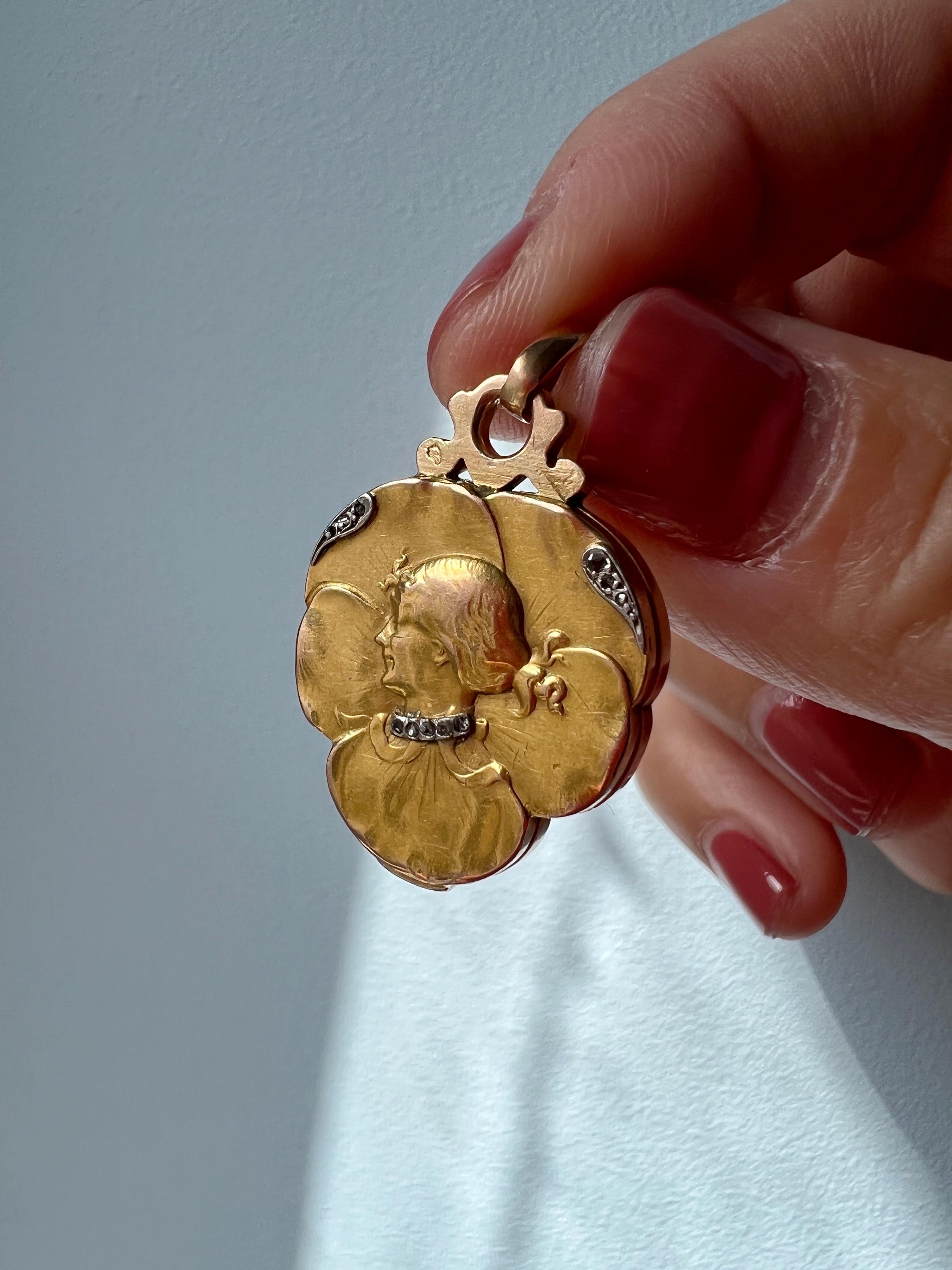 Rose Cut Art Nouveau 18K gold Lady Pansy diamond heart shaped mirror pendant For Sale