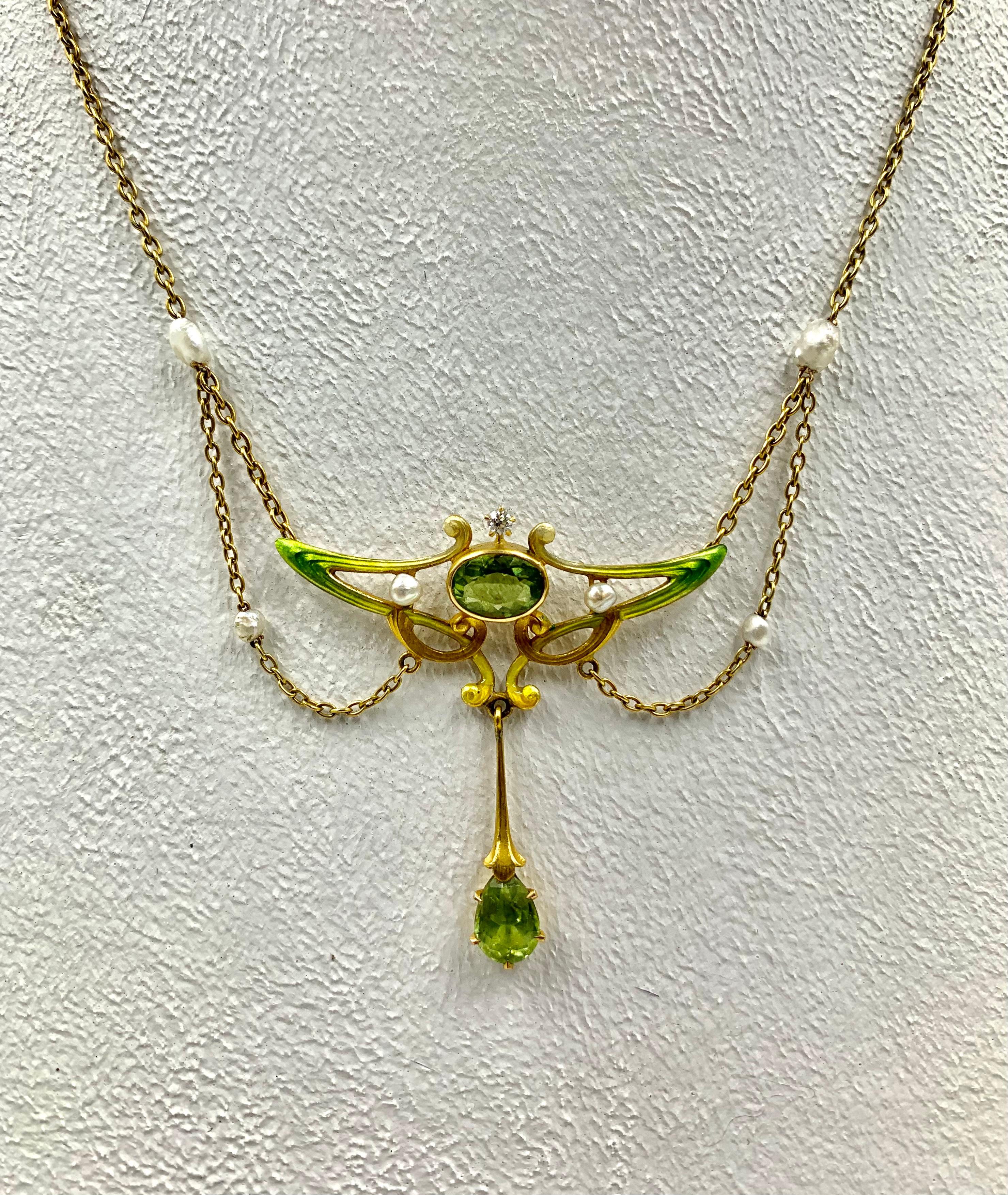 Art Nouveau 18K Gold Ombre Enamel Peridot Pearl Diamond Necklace, circa 1900 For Sale 4