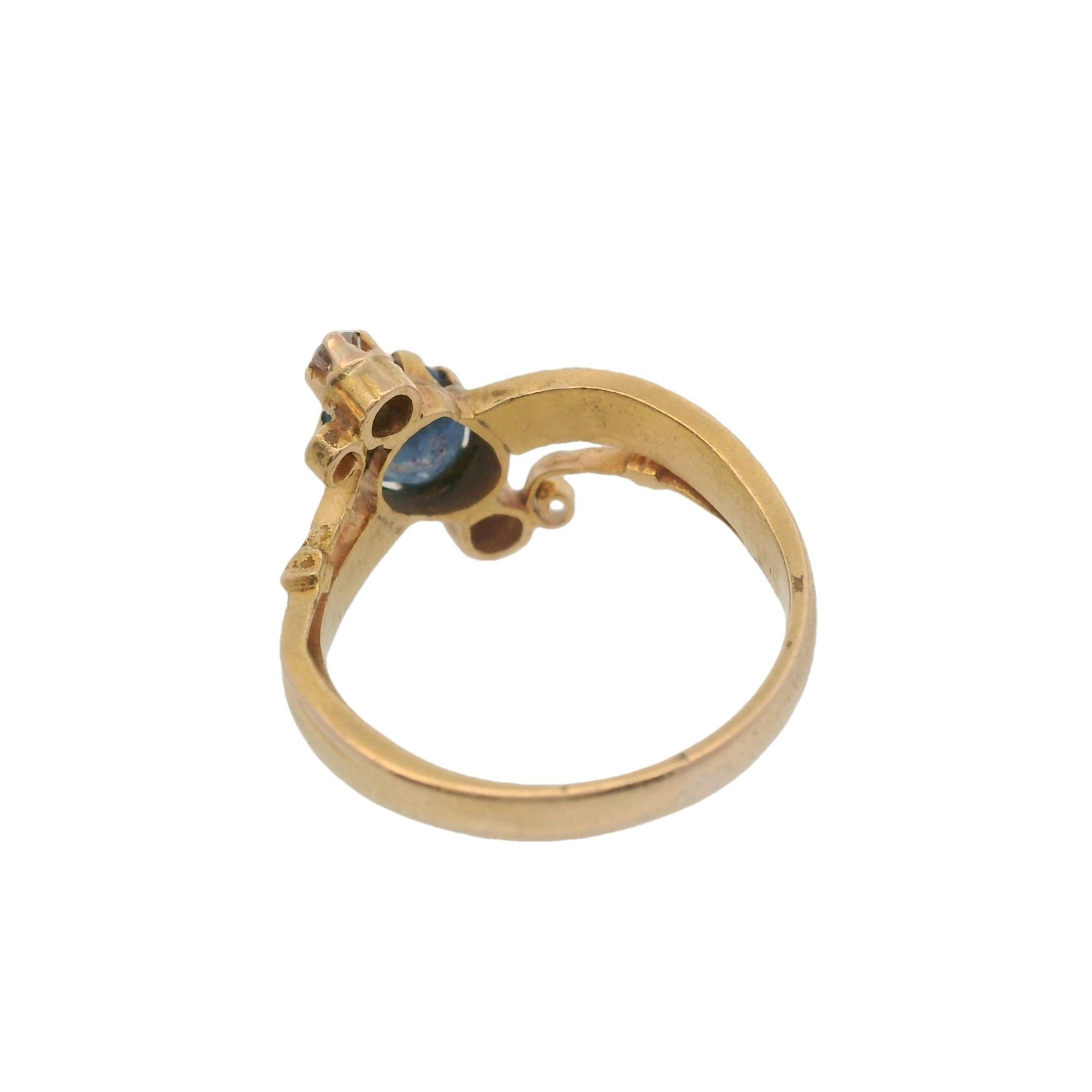 Anillo Art Nouveau de Oro de 18k con Diamantes y Zafiro en venta 1