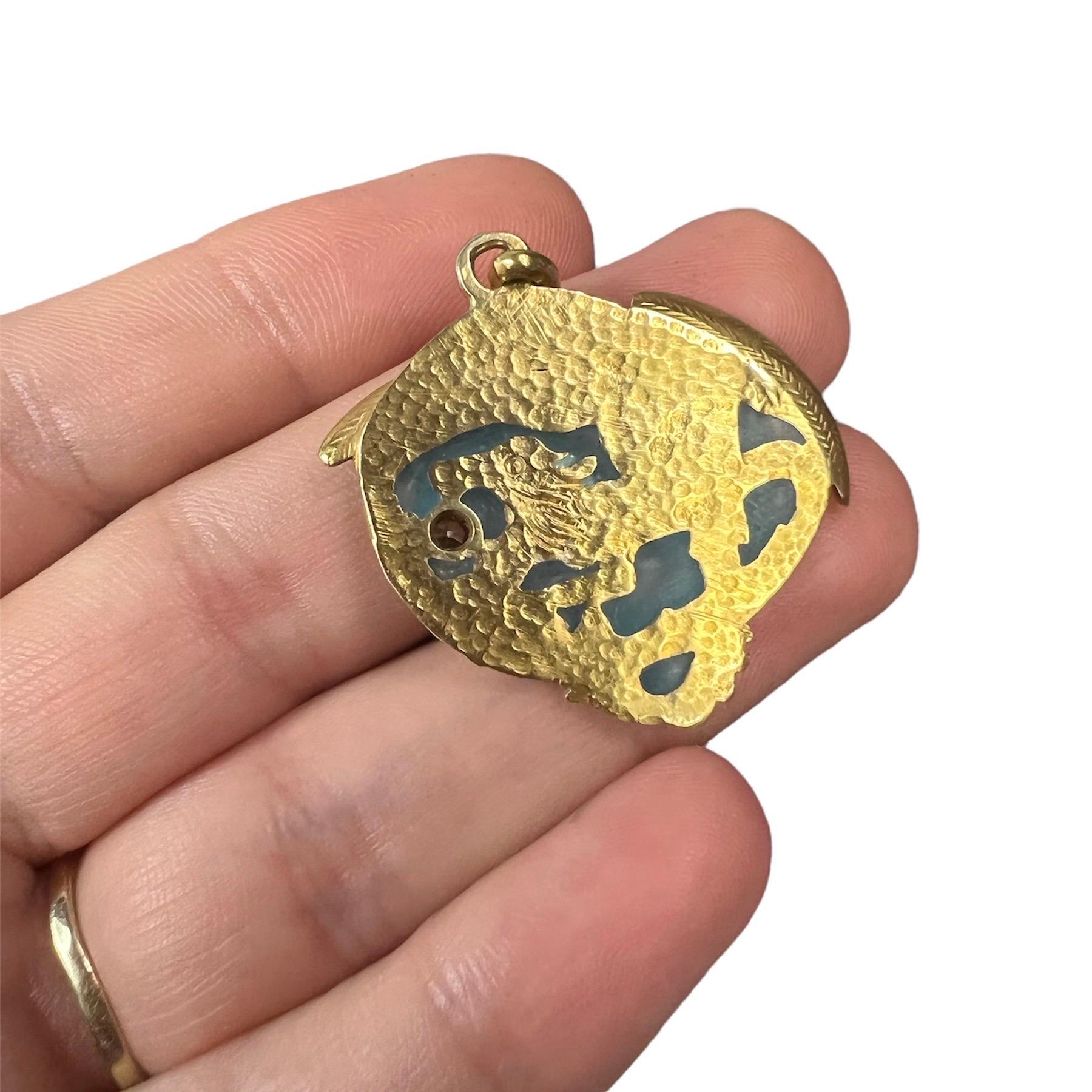 Taille vieille mine Pendentif dragon Art nouveau en or jaune 18 carats, émaillique à jour et diamants  en vente