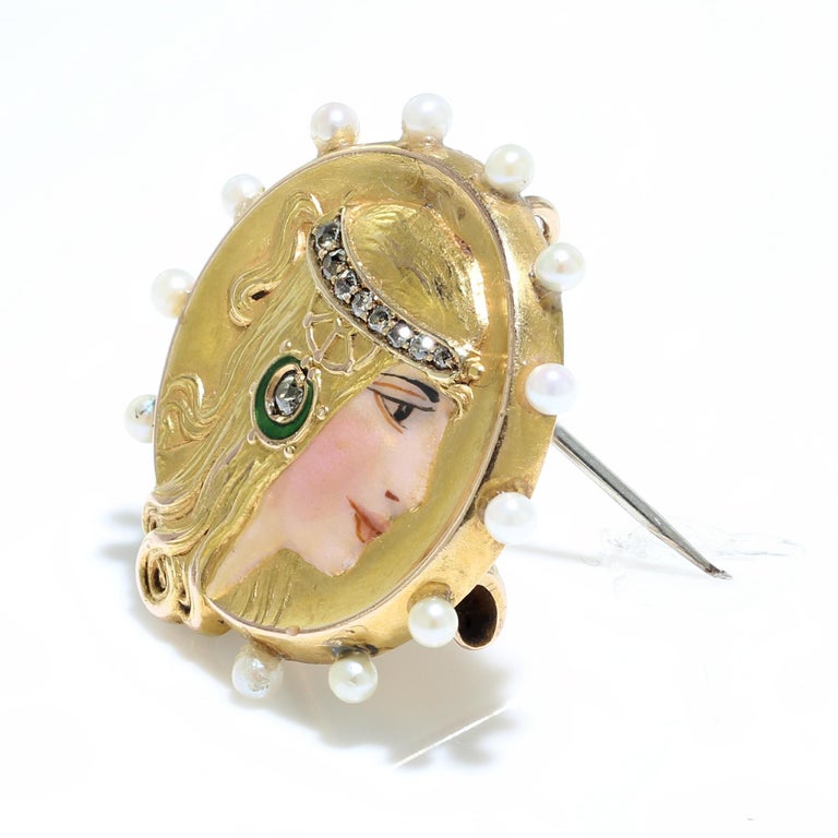 Art Nouveau 18kt Gold Brooch and Pendant with Enamel Lady Decoration, 1910 In Good Condition For Sale In Braintree, GB
