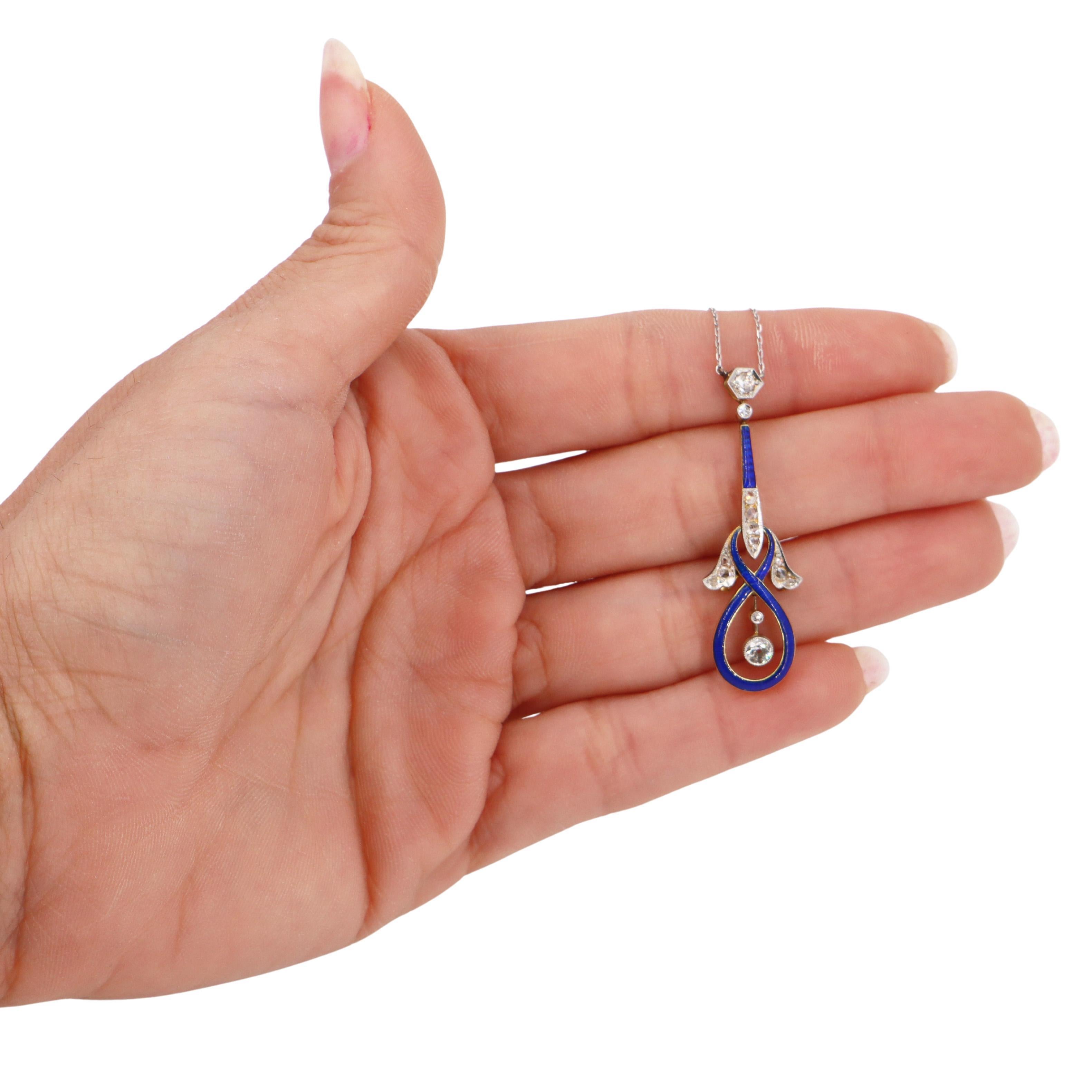 Art Nouveau 1900 Enamel Pendant Necklace in 18kt Gold and Platinum with Diamonds For Sale 1