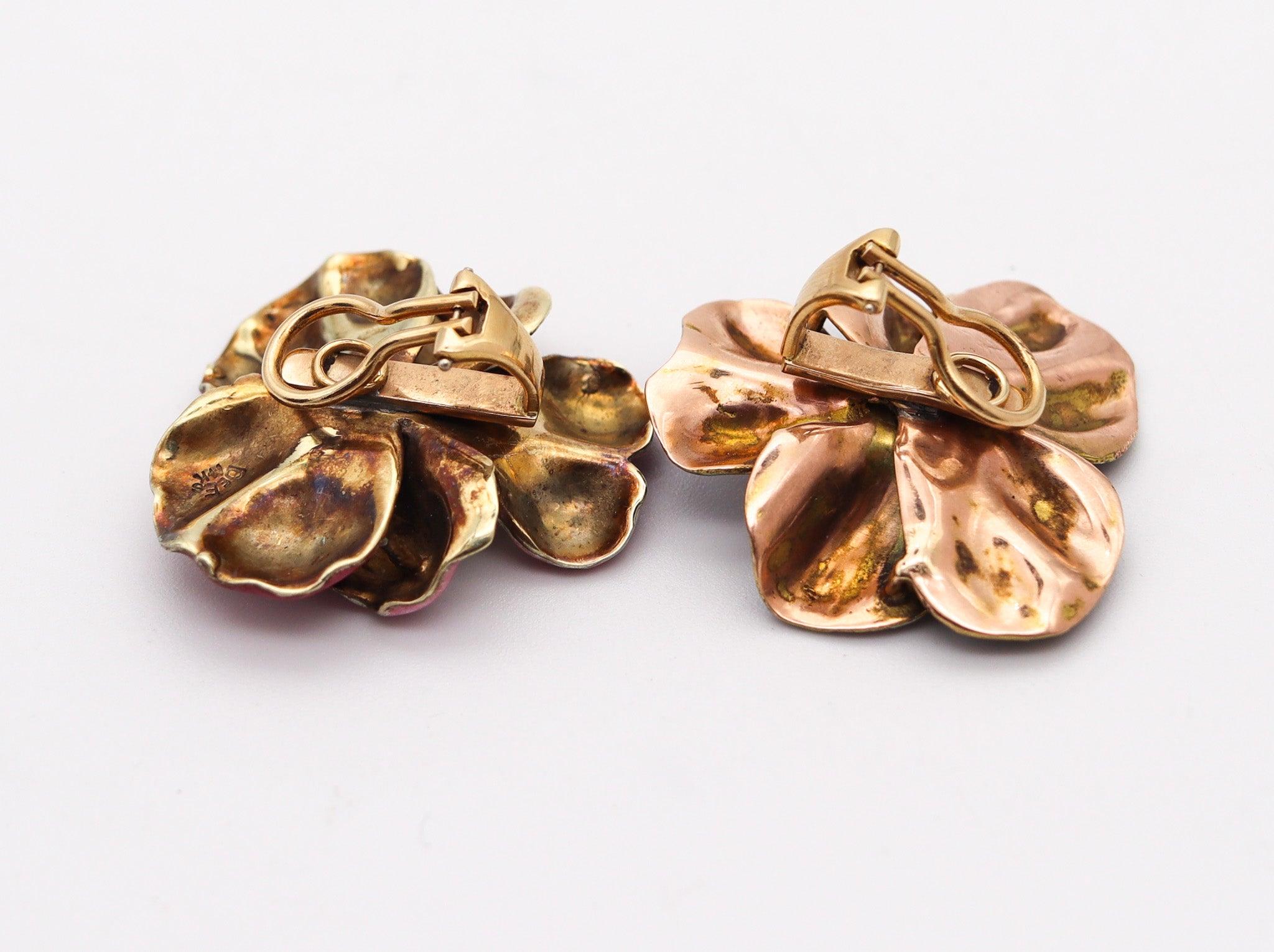 ART NOUVEAU 1900 Enameled Pansy Earrings In 14Kt Gold With Diamond & Pearl In Excellent Condition For Sale In Miami, FL