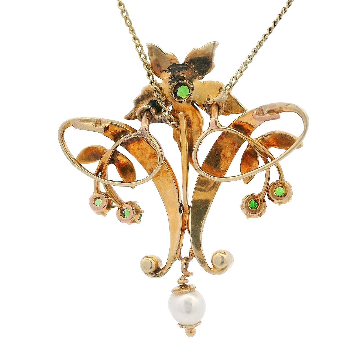 Art Nouveau 1900 Necklace in 18kt Gold with seed Pearls and Tsavorites In Excellent Condition For Sale In Aventura, FL