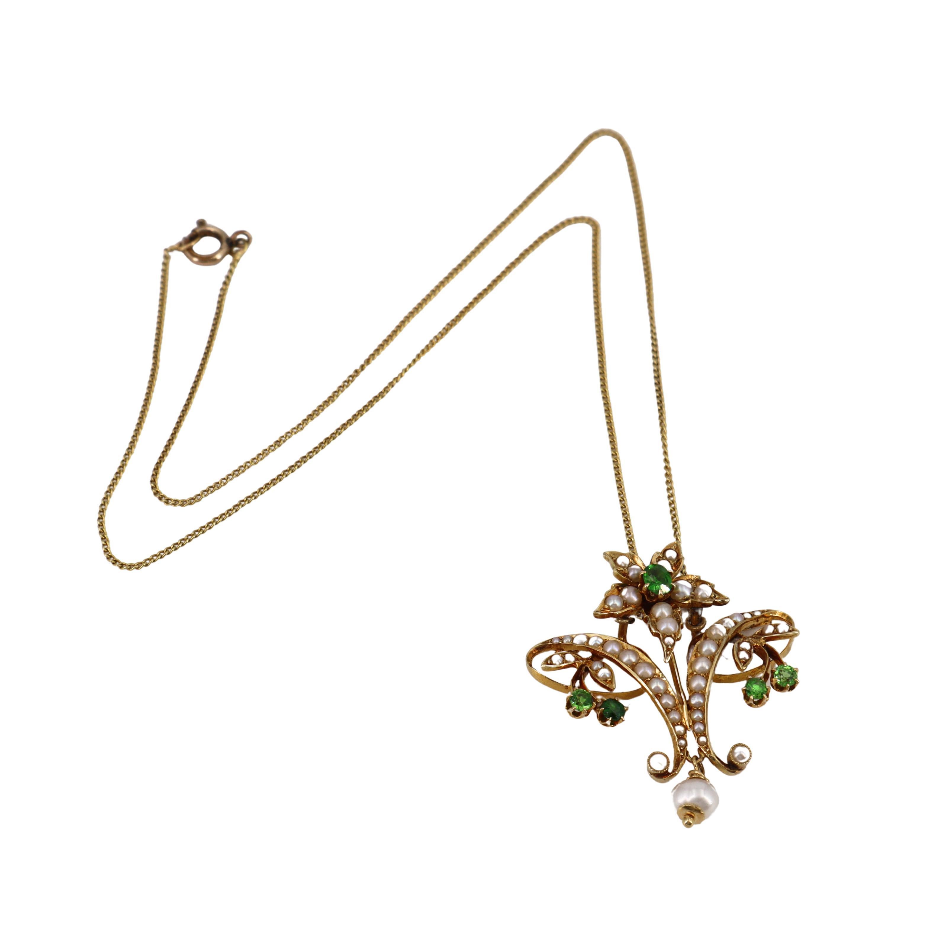 Women's or Men's Art Nouveau 1900 Necklace in 18kt Gold with seed Pearls and Tsavorites For Sale