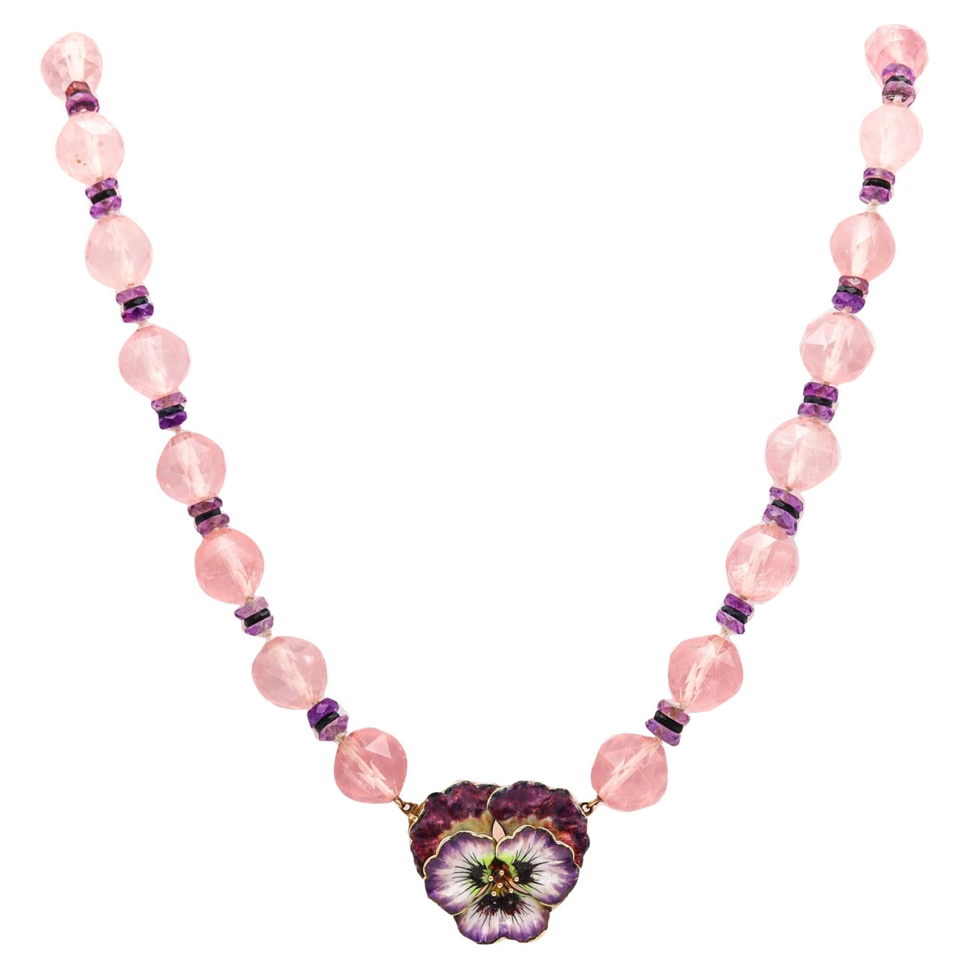 Jugendstil 1905 Emaille Pansy Blume Halskette in 14Kt Gold mit rosa Quarz mit rosa Quarz im Angebot