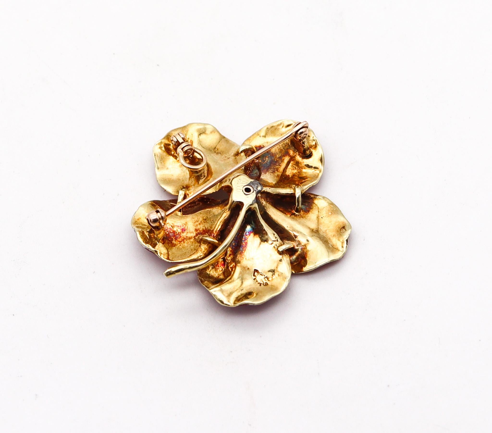 Art Nouveau 1910 Enameled Wild Rose Flower In 14Kt Yellow Gold With Amethyst In Excellent Condition For Sale In Miami, FL