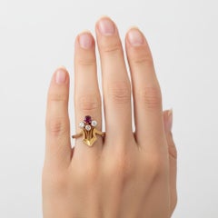 Jugendstil Ring 1910 aus 18kt Gelbgold mit Diamanten und Rubin