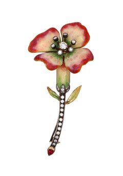 ART NOUVEAU 1915 Spilla a fiore smaltata in oro 18Kt con diamanti e rubini