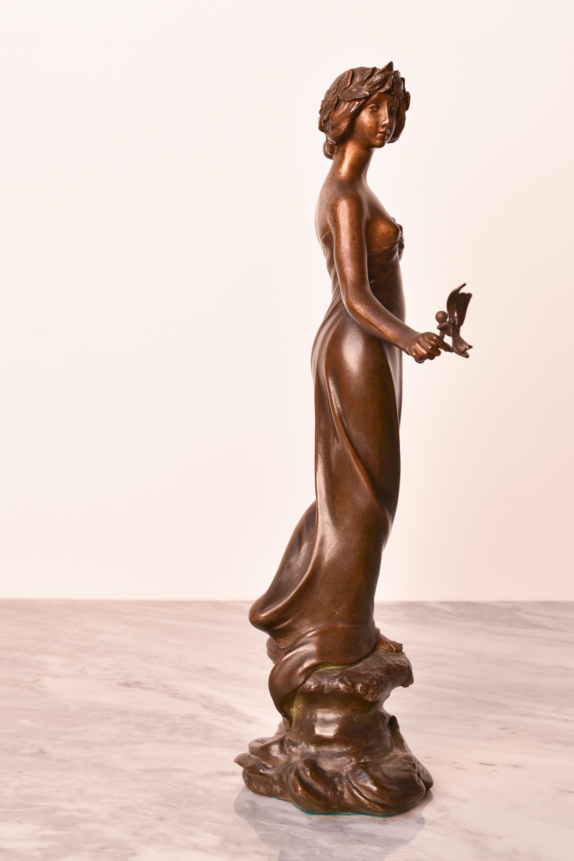 Art Nouveau 19th century bronze statue of woman holding a mistletoe, by Monmany In Good Condition For Sale In Oostende, BE