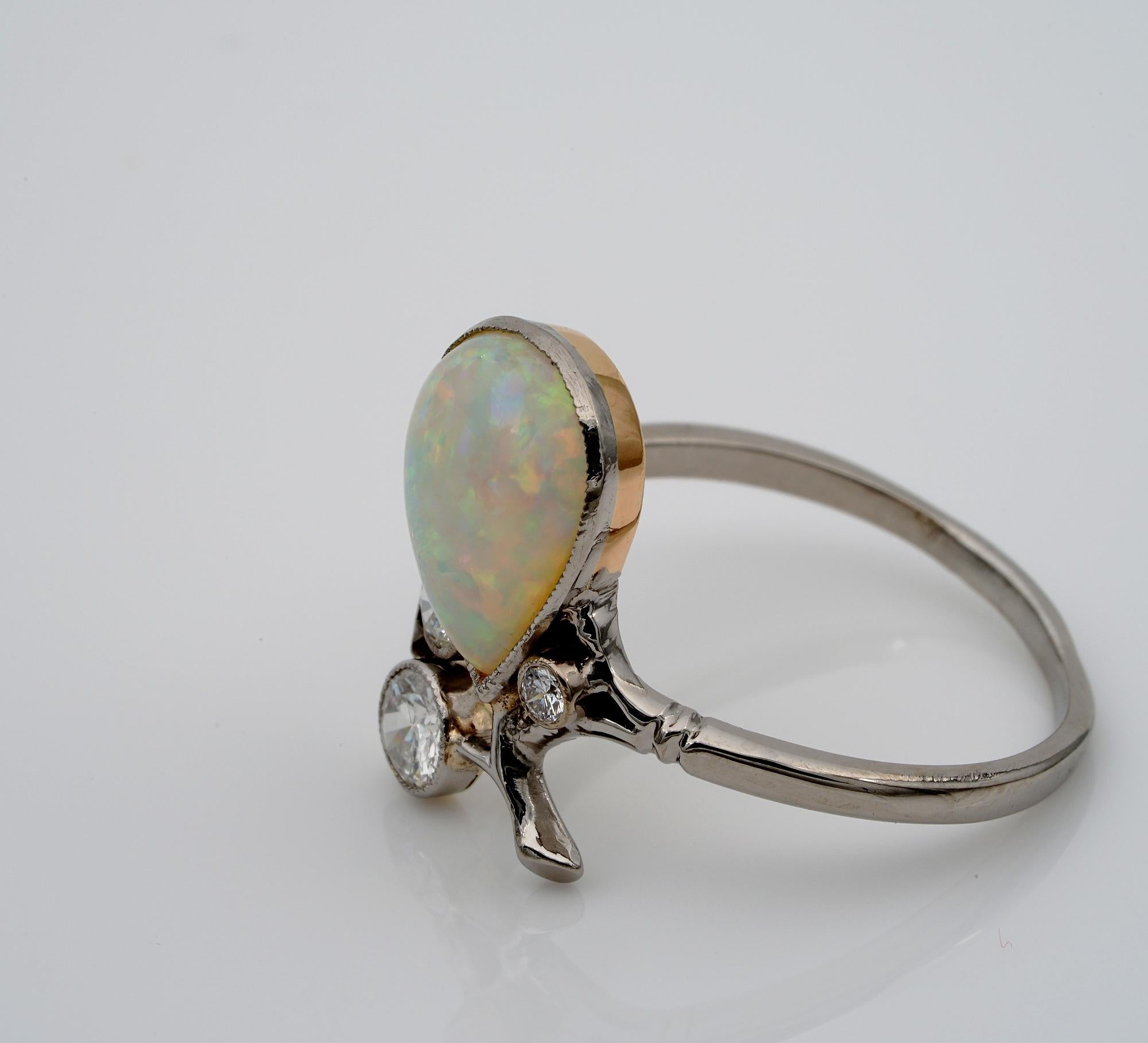 Art Nouveau-Tiara-Ring, 2,25 Karat massiver australischer Opal, Diamant im Zustand „Gut“ im Angebot in Napoli, IT