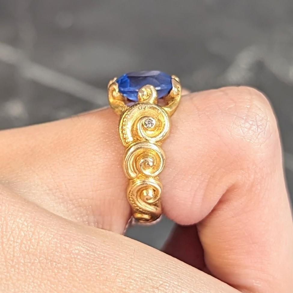 Art Nouveau 2.25 CTW Sapphire Diamond 18 Karat Yellow Gold Antique Swirl Ring For Sale 9