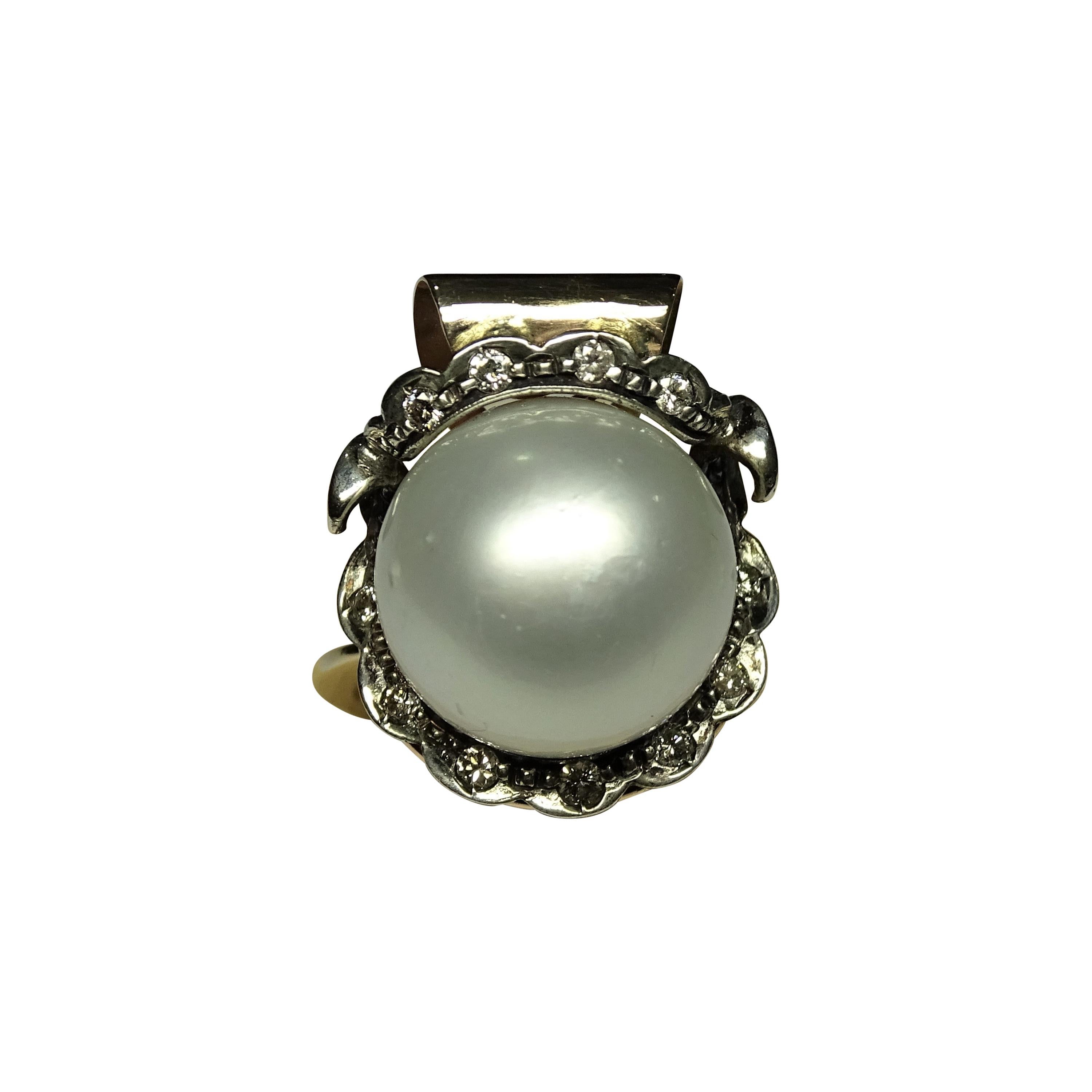 Art Nouveau 25.22 Carat Pearl White Diamond 14 Karat Yellow Gold Ring For Sale