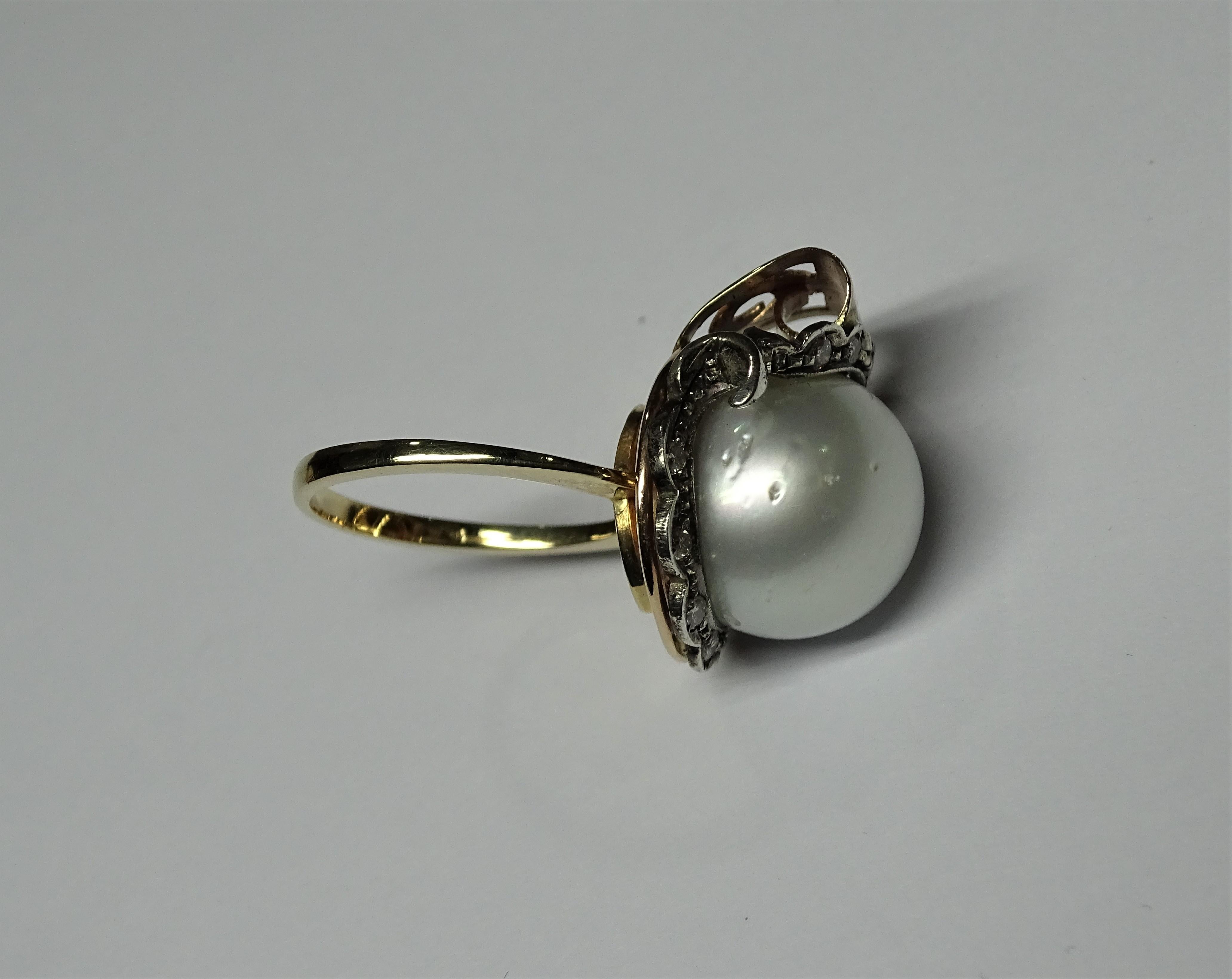 Art Nouveau 25.22 Carat Pearl White Diamond 14 Karat Yellow Gold Ring For Sale 1