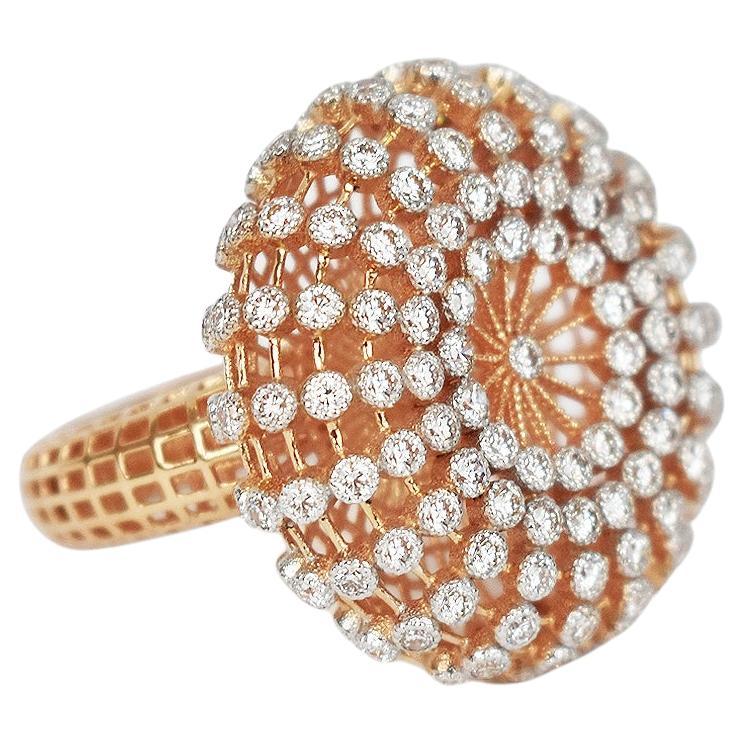Anello da cocktail con cupola di diamanti in stile Art Nouveau da 2,97 carati in vendita