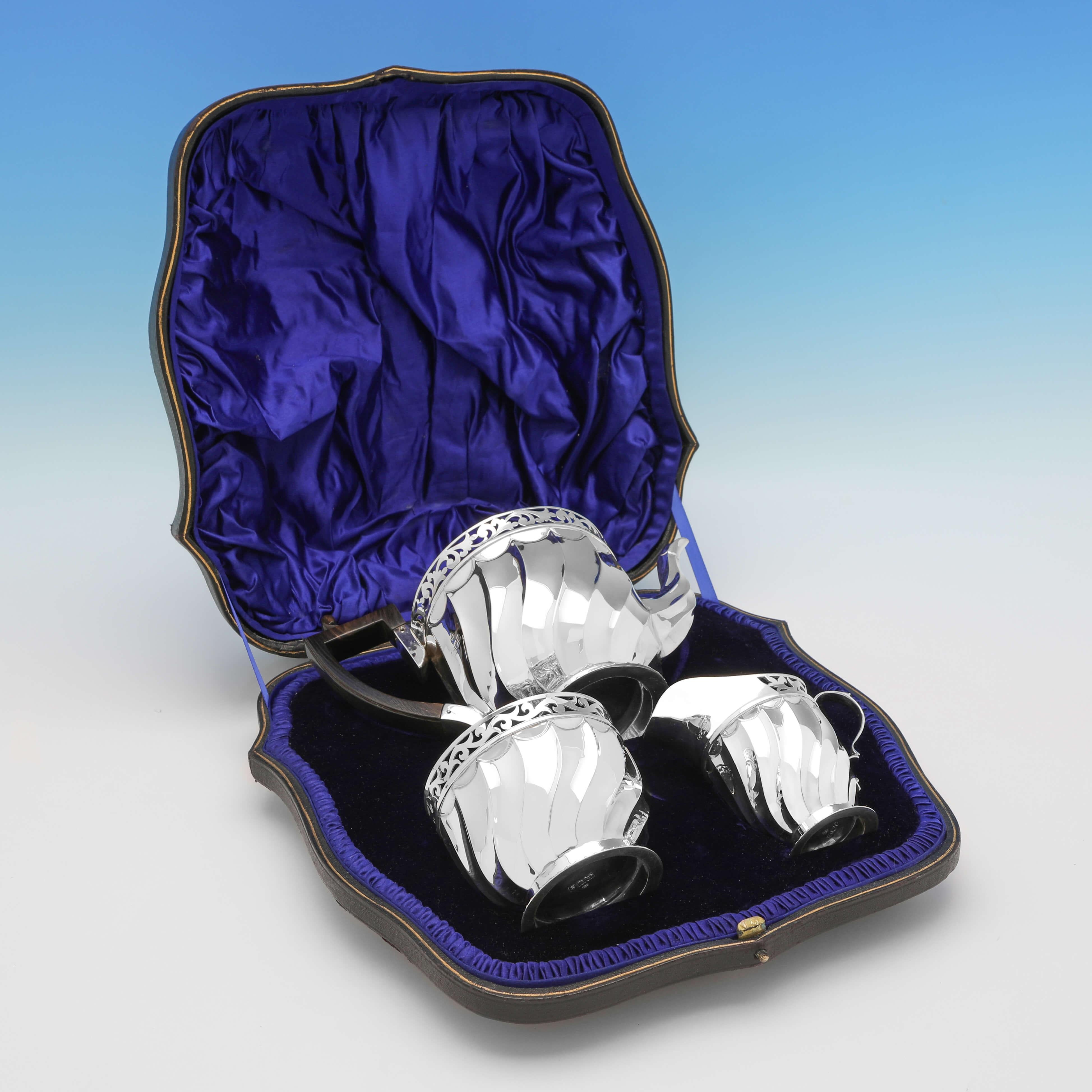 Art Nouveau 3 Piece Silver Tea Set in Presentation Box - London 1902  For Sale 1