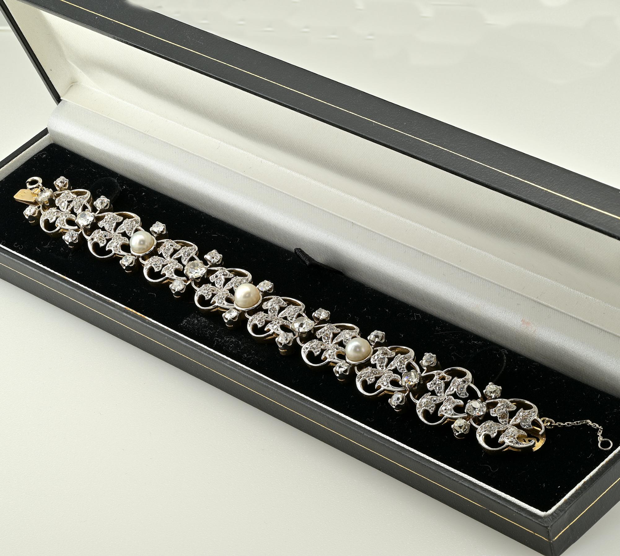 Bracelet Art nouveau en platine 18 carats avec perles naturelles de 9,50 carats Pour femmes en vente